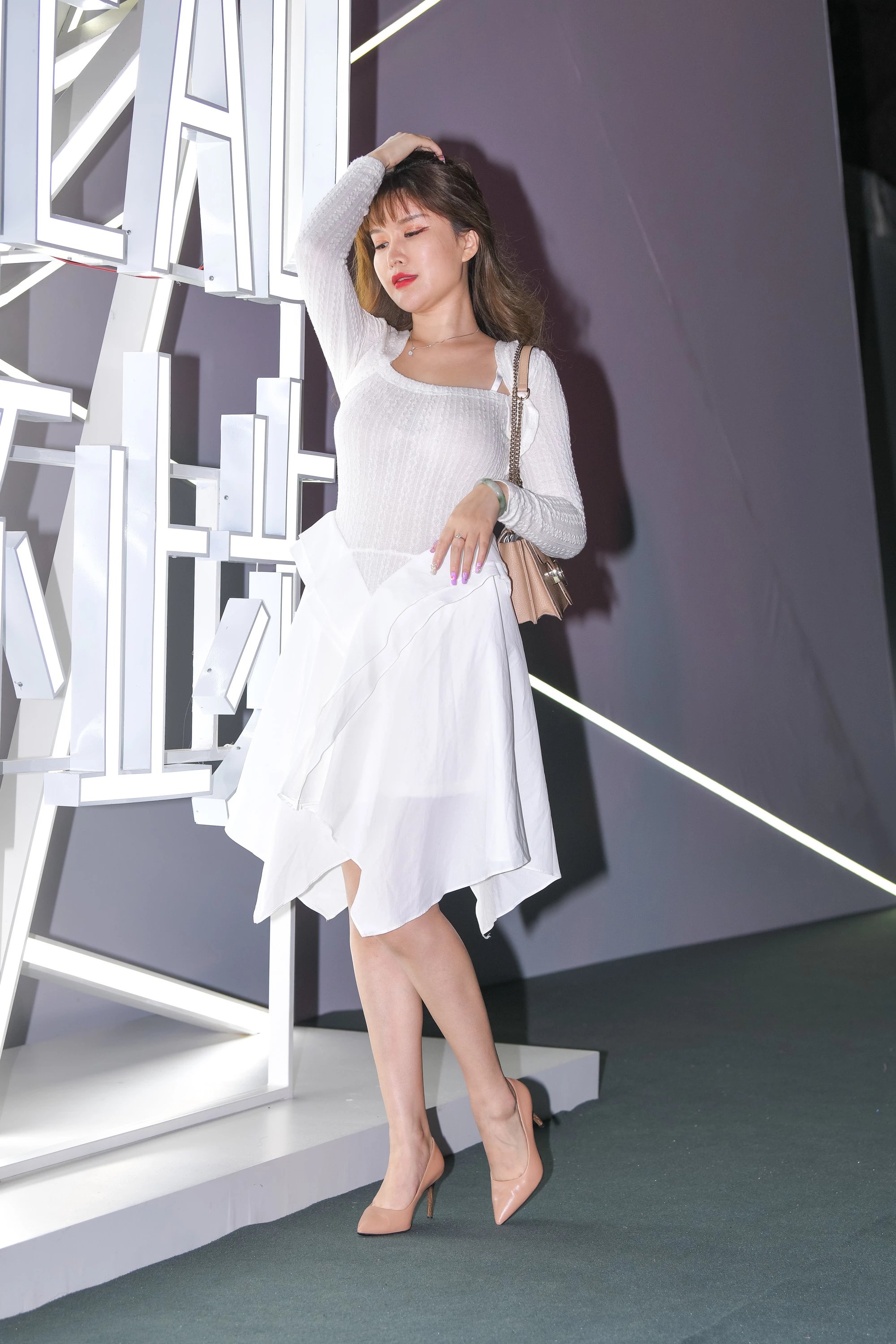  魔镜街拍,裙装,人妻,街拍,写真套图,Candy网红馆