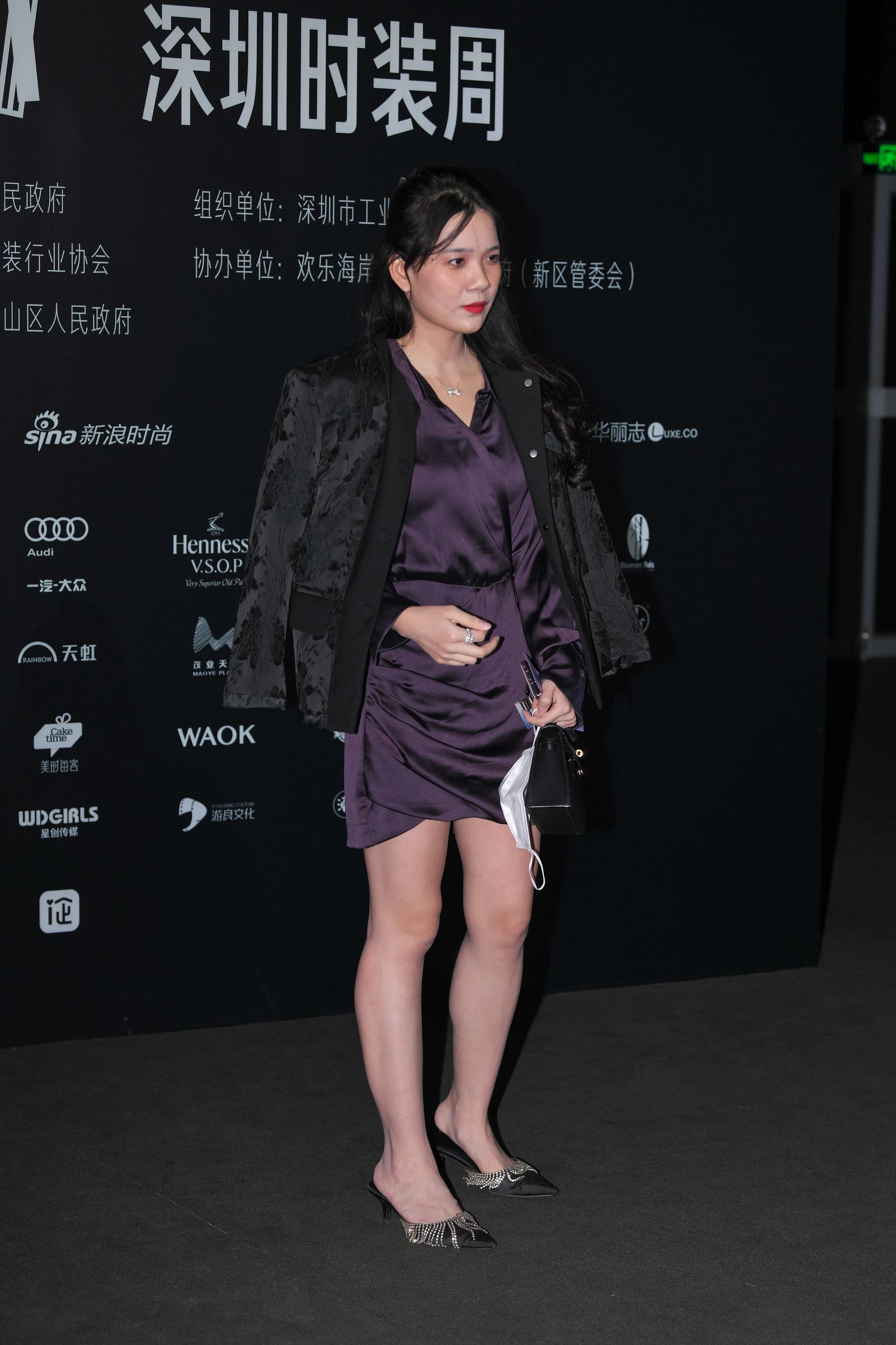  魔镜街拍,裙装,少妇,街拍,写真套图,HuaYang花漾show