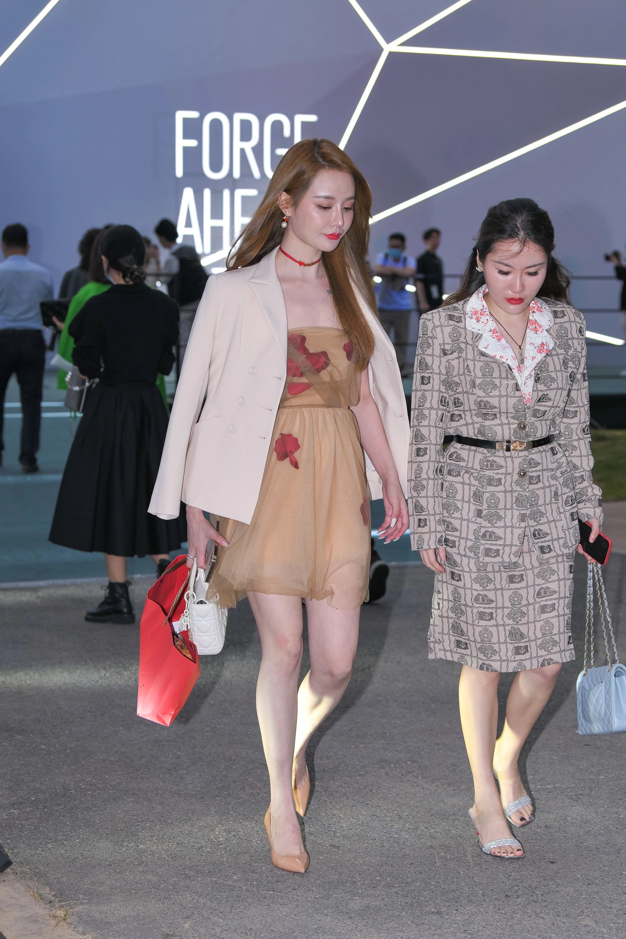  魔镜街拍,裙装,小姐姐,街拍,写真套图,72斯