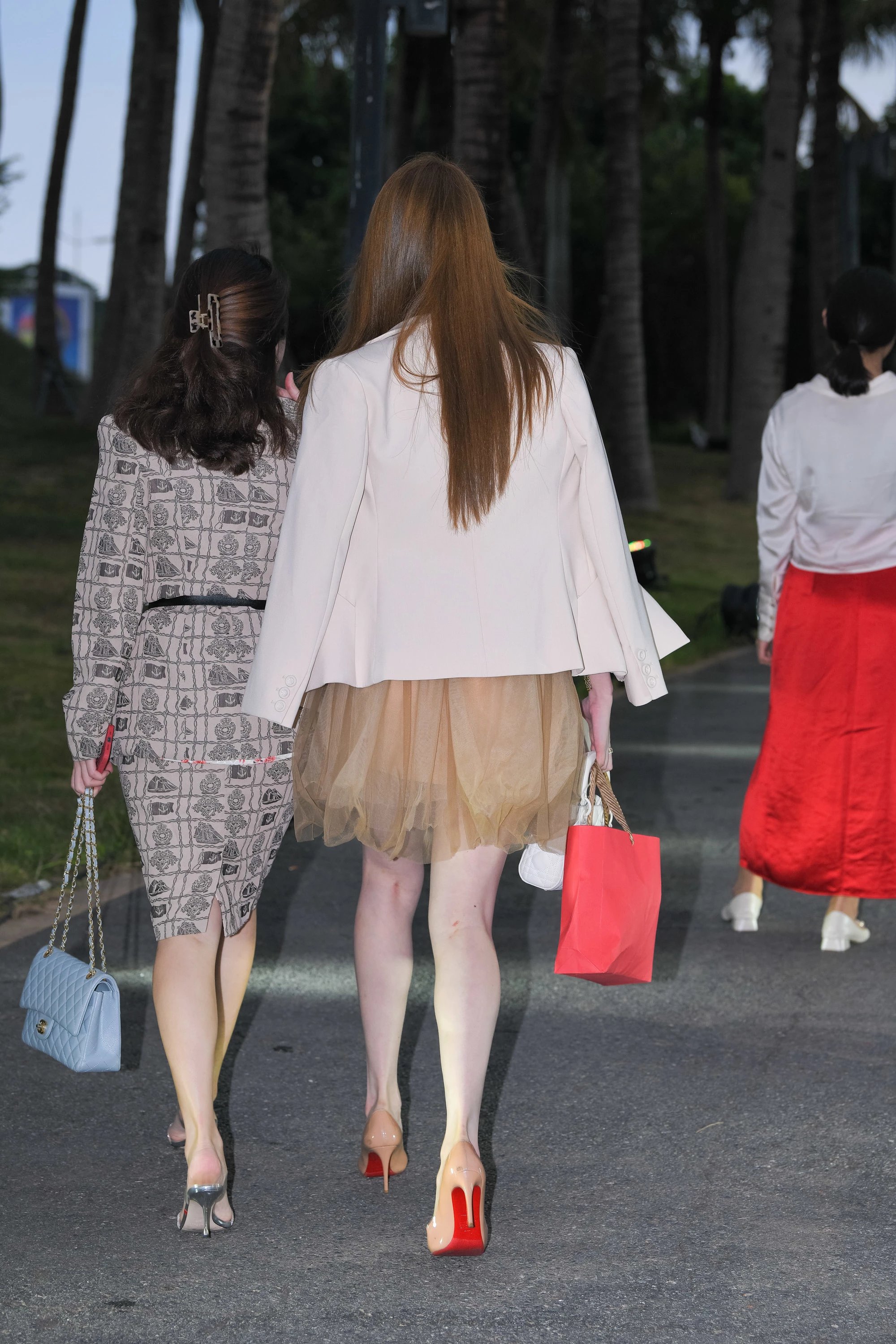  魔镜街拍,裙装,美女,街拍,写真套图,喵糖映画