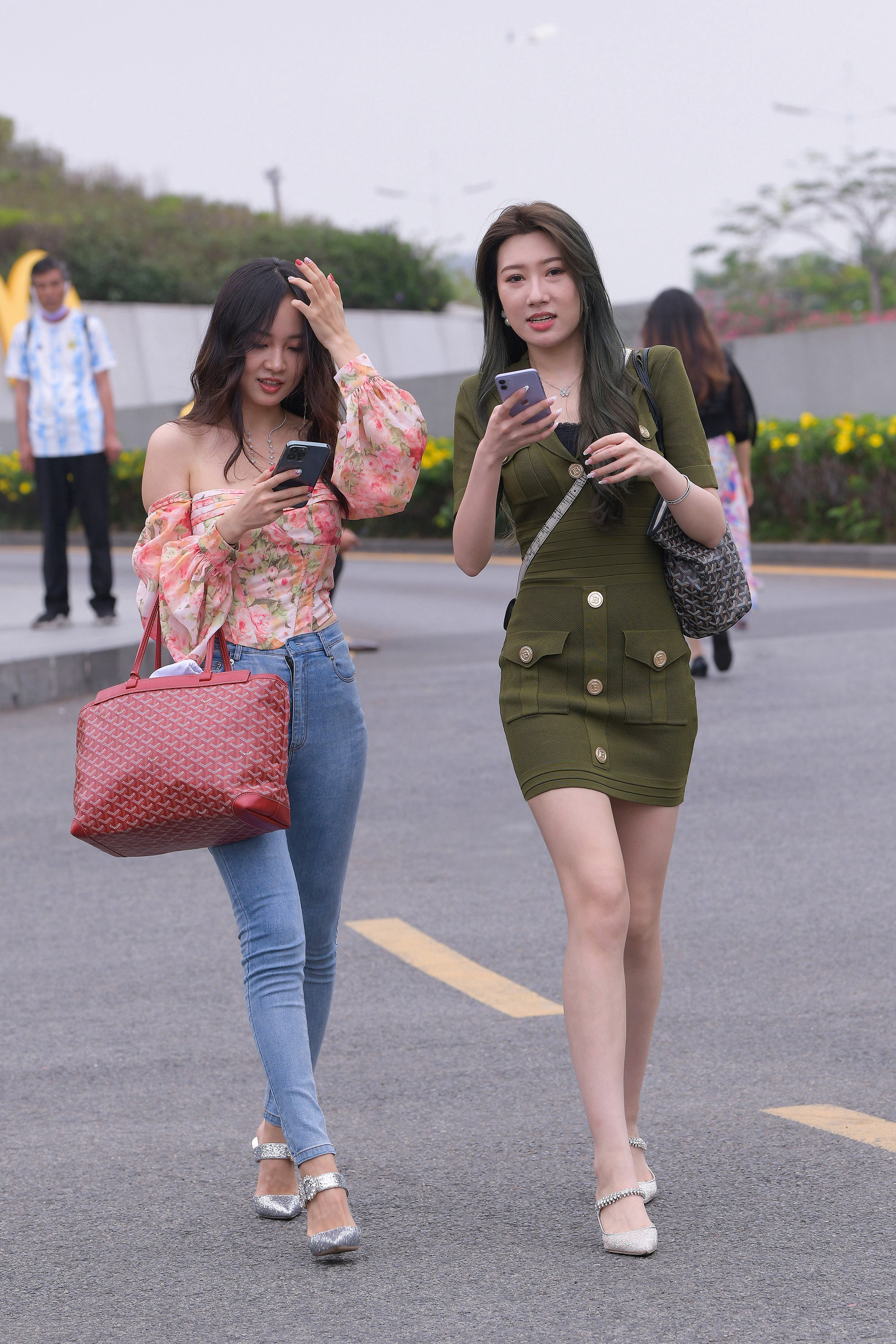  魔镜街拍,裙装,人妻,街拍,写真套图,LSS山茶摄影