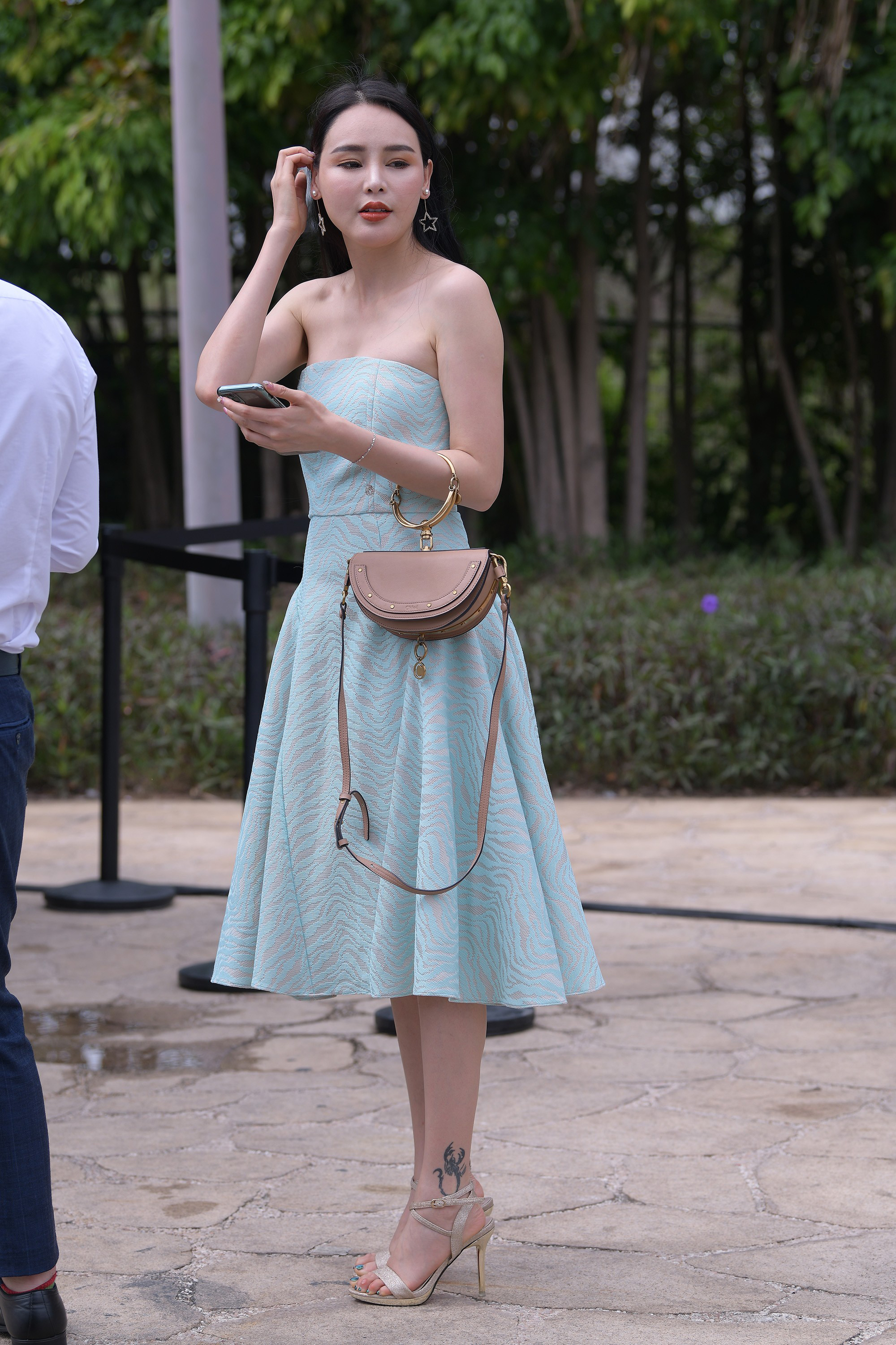  魔镜街拍,裙装,熟女,街拍,写真套图,SSA丝社