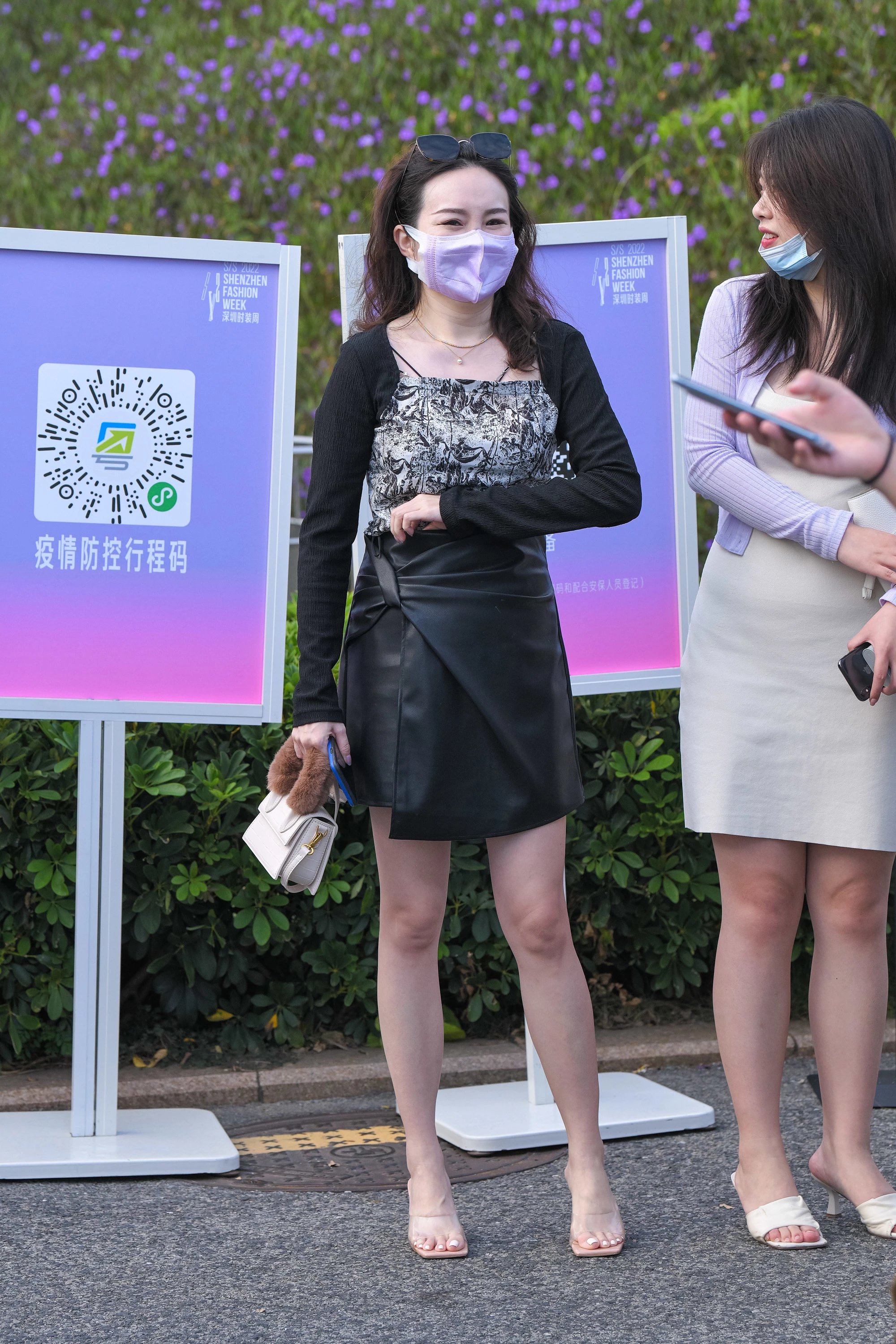  魔镜街拍,裙装,少妇,街拍,写真套图,魔镜在线专区