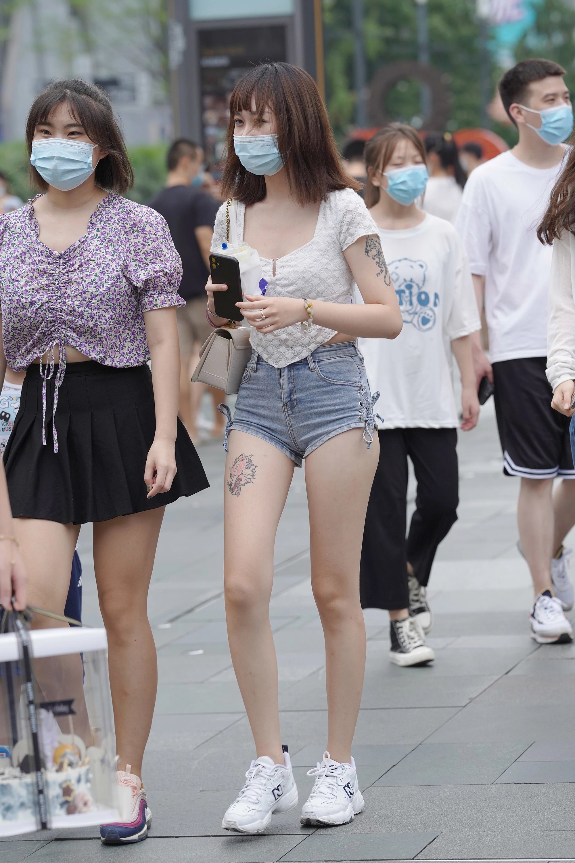  魔镜街拍,热裤,人妻,街拍,写真套图,aapary摄影