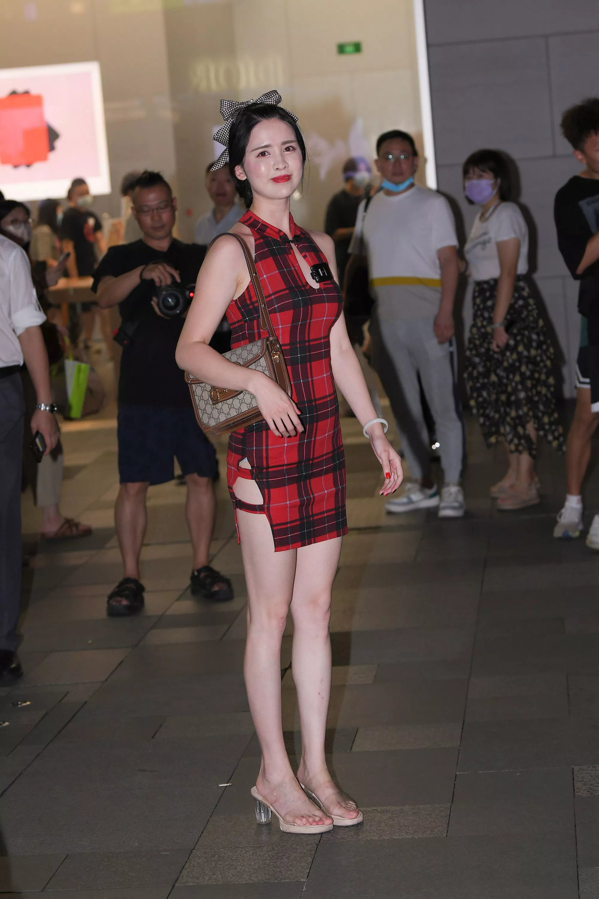  魔镜街拍,裙装,人妻,街拍,写真套图,物恋传媒