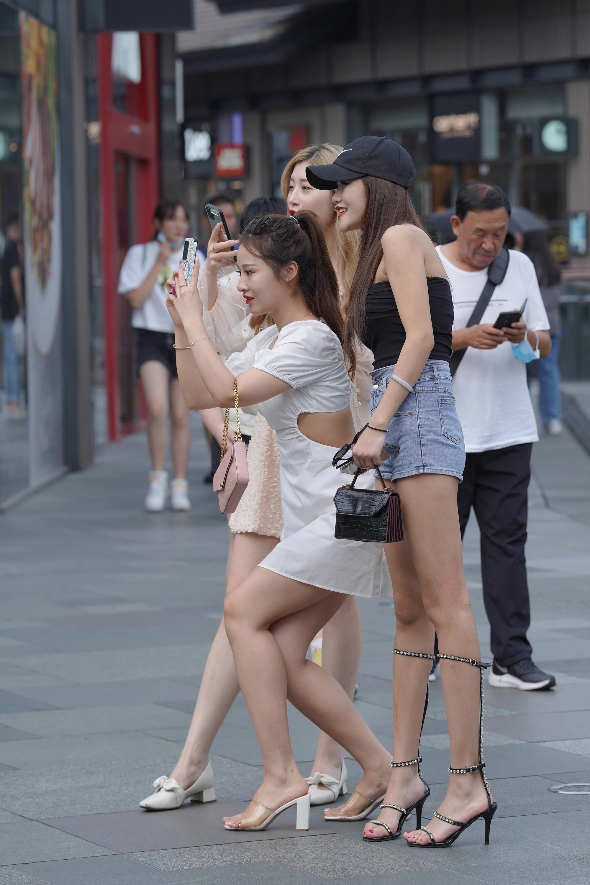  魔镜街拍,裙装,热裤,少妇,街拍,写真套图,LSS山茶摄影