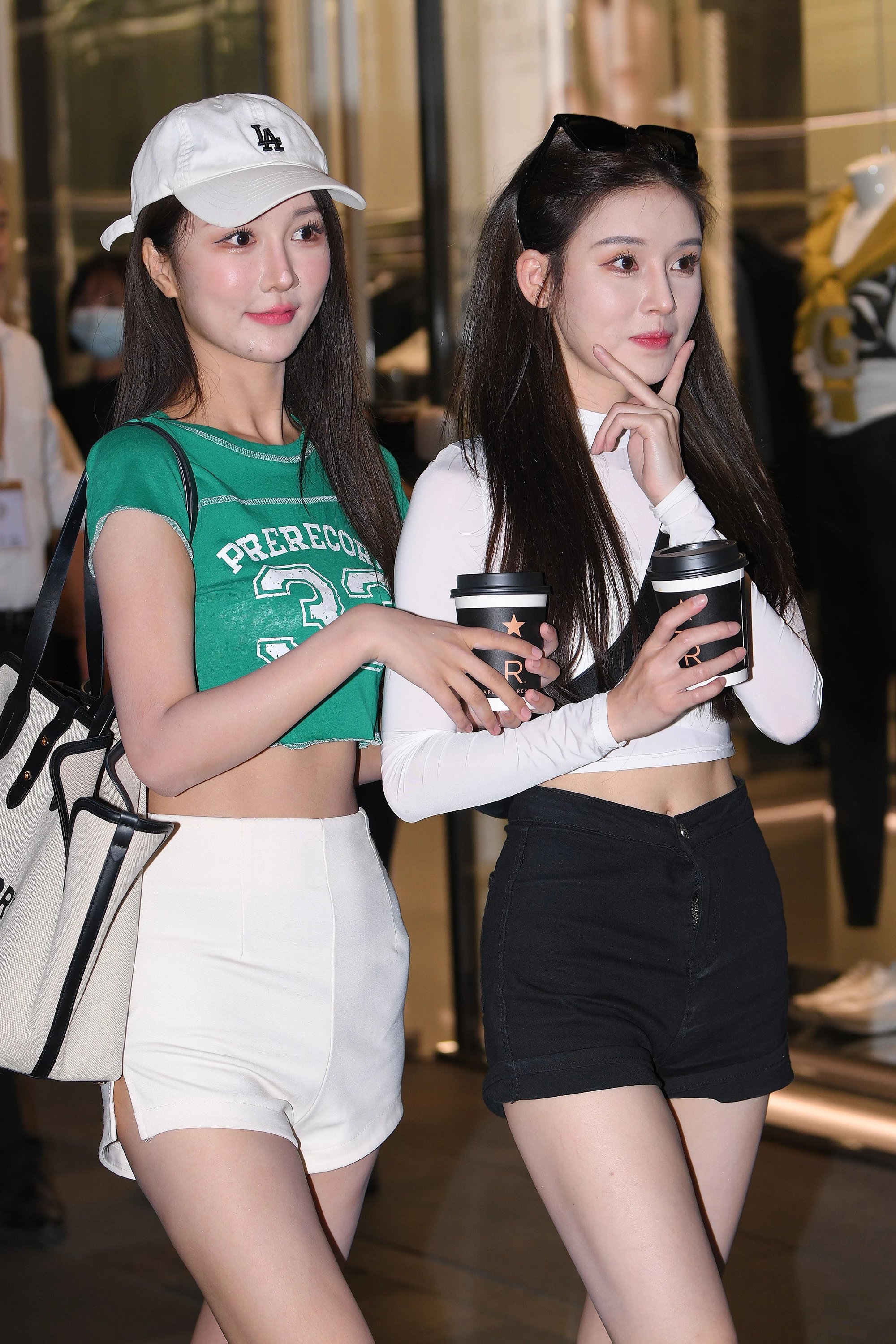  魔镜街拍,丝袜,热裤,小姐姐,街拍,写真套图,袜涩写真