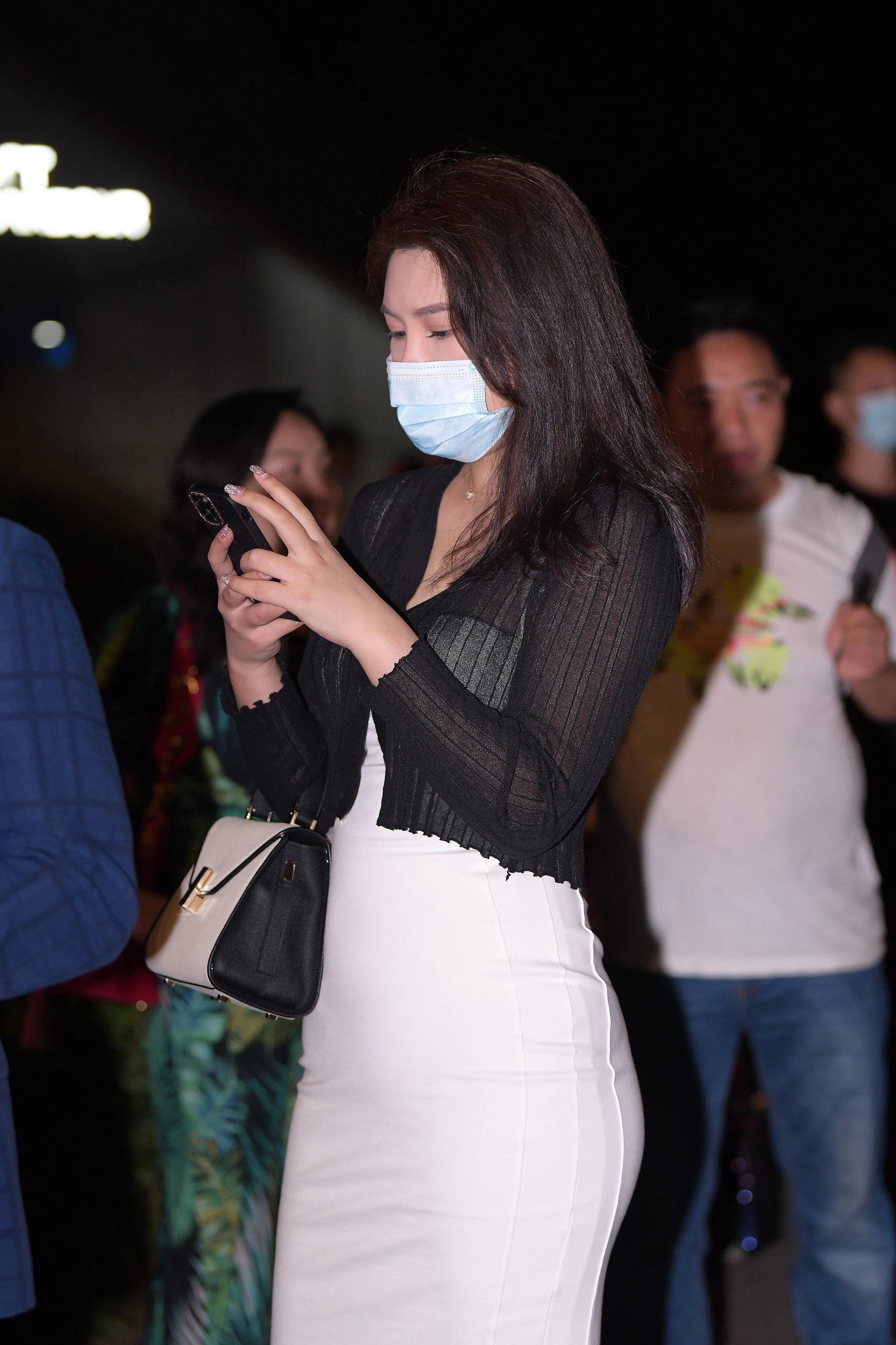  魔镜街拍,裙装,人妻,街拍,写真套图,FEILIN嗲囡囡