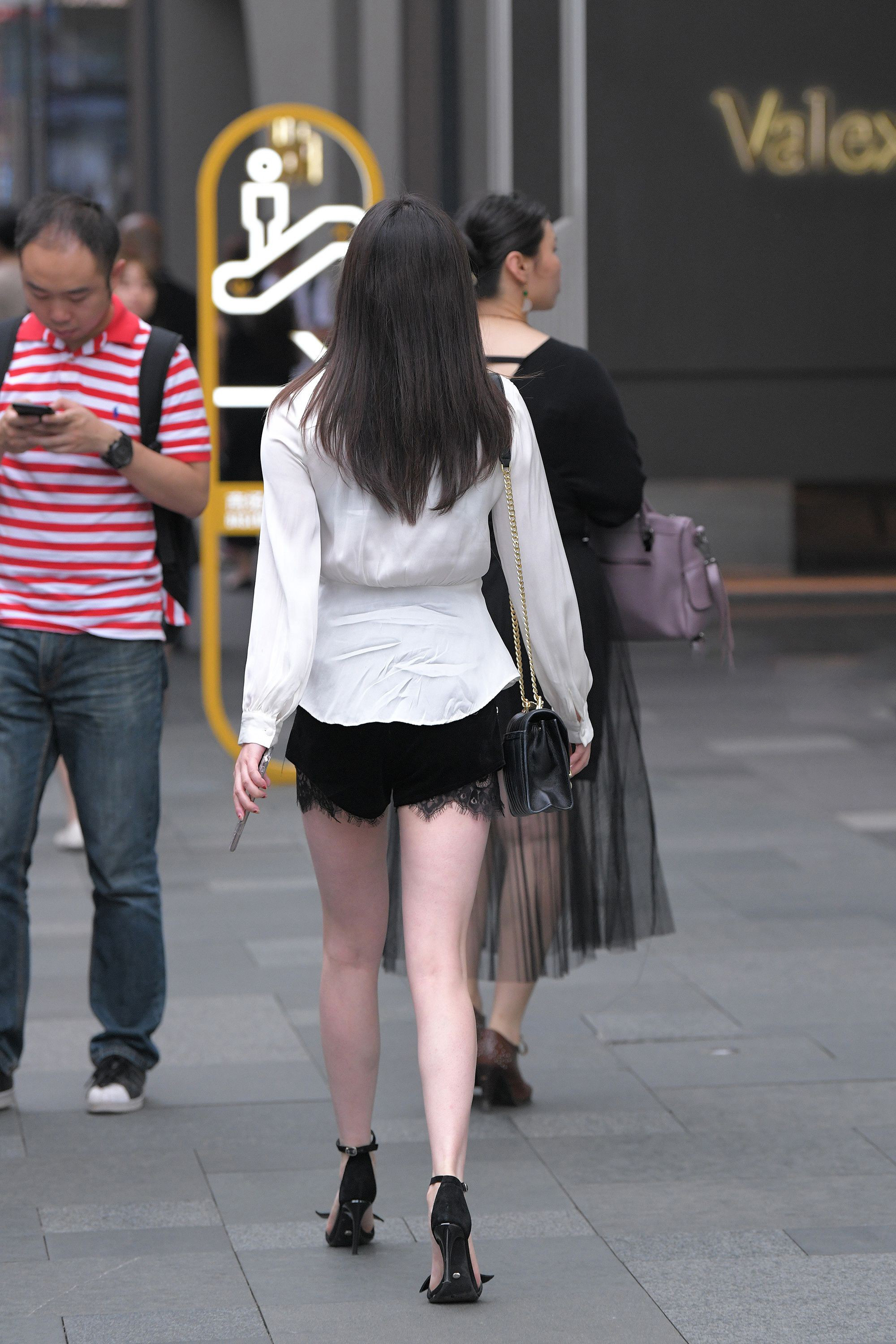图片[1]-J4496 雪白美腿高跟的女子-KHL.CC-快活林