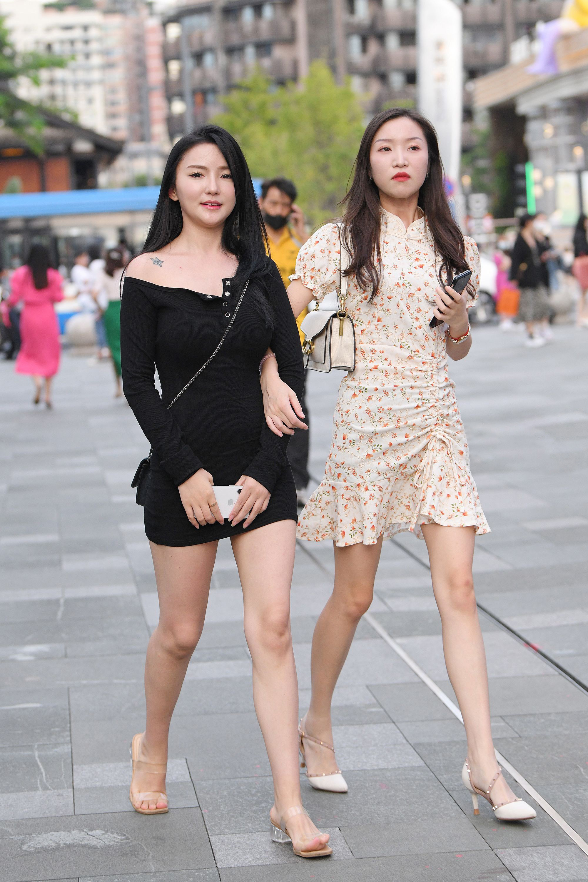  街拍鸭,魔镜街拍,街拍第一站,裙装,美女,街拍,写真套图,Ugirl艺术摄影