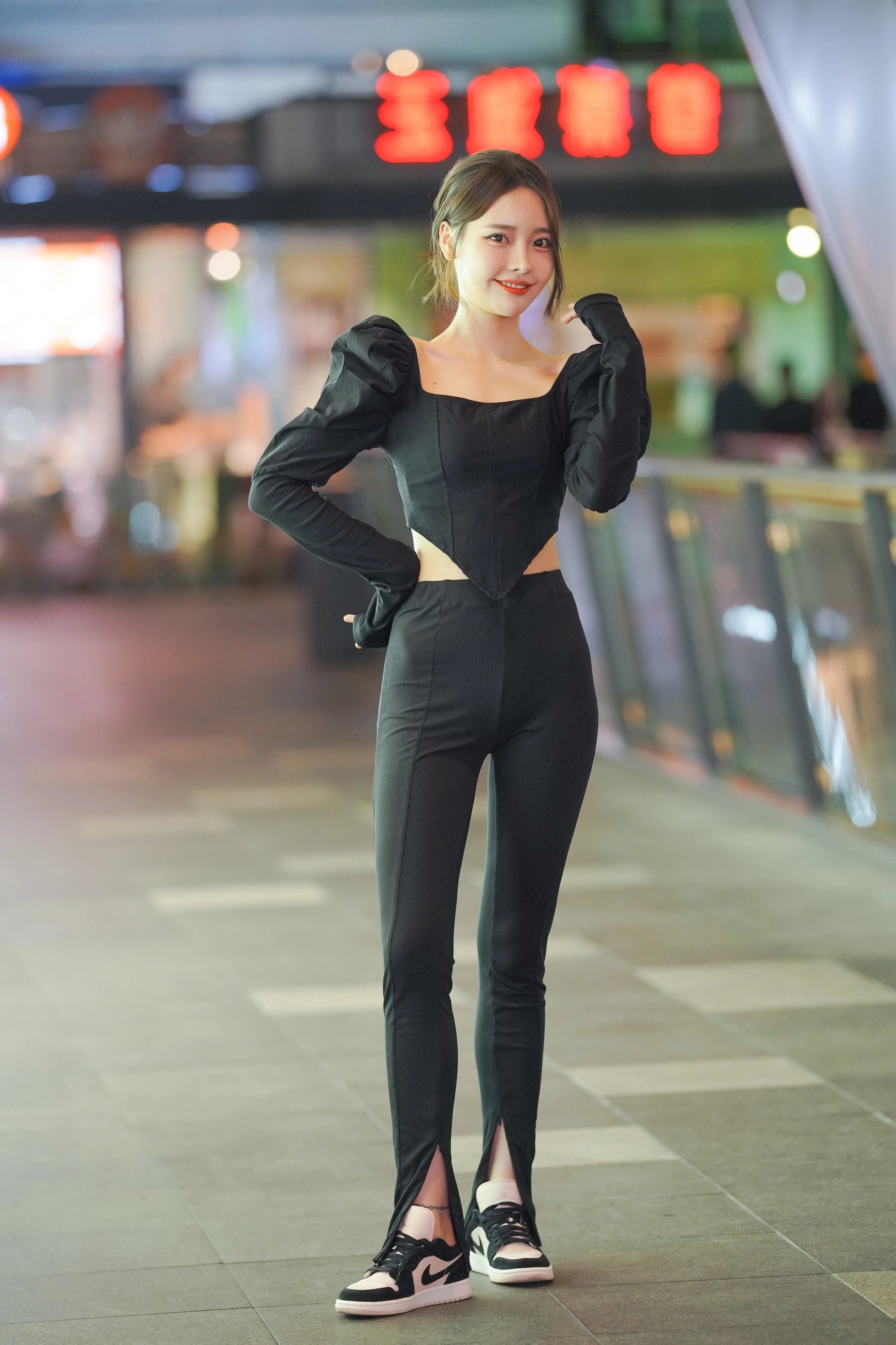  街拍鸭,魔镜街拍,,人妻,街拍,写真套图,SIEE丝意