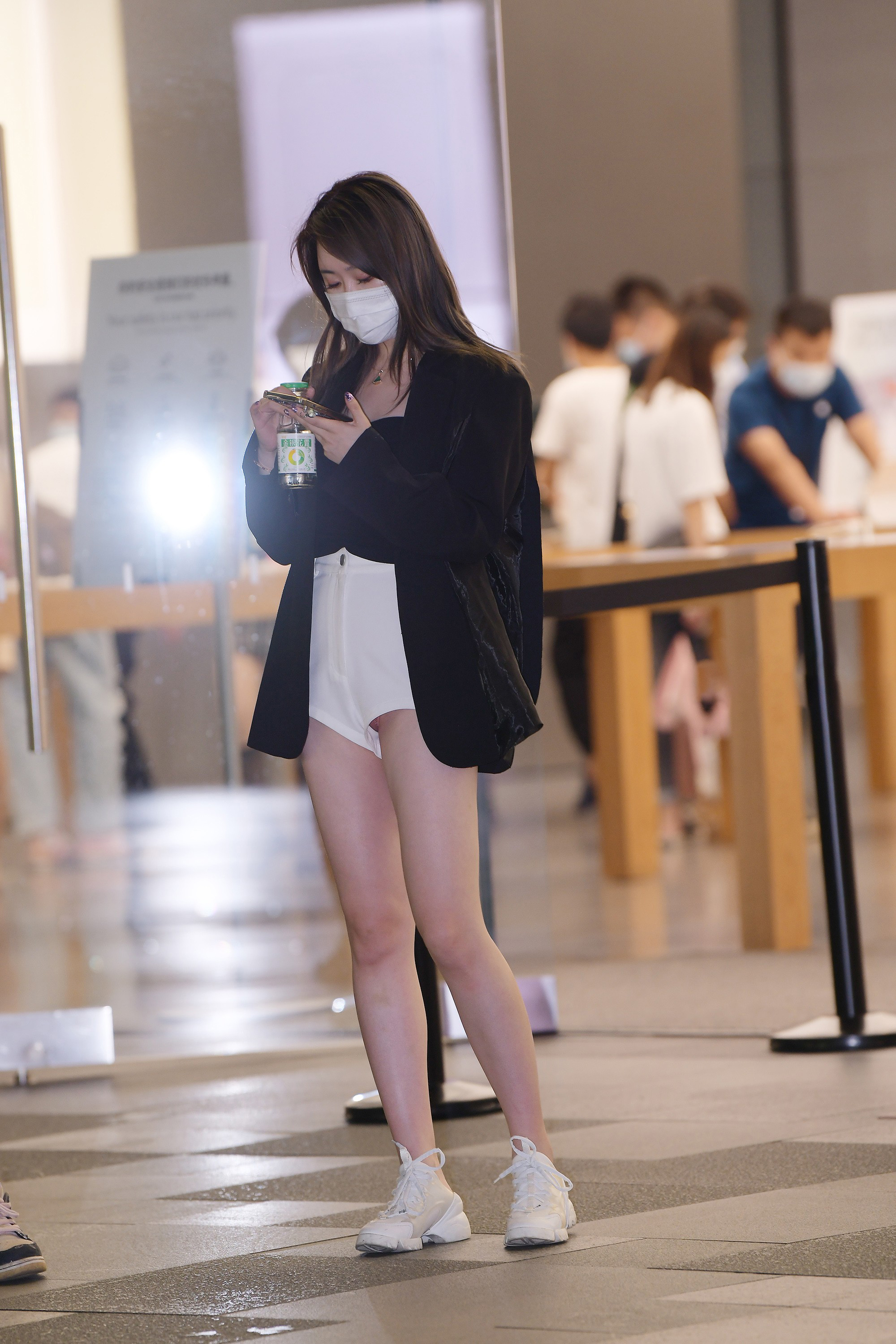  魔镜街拍,热裤,小姐姐,街拍,写真套图,紫氯氯