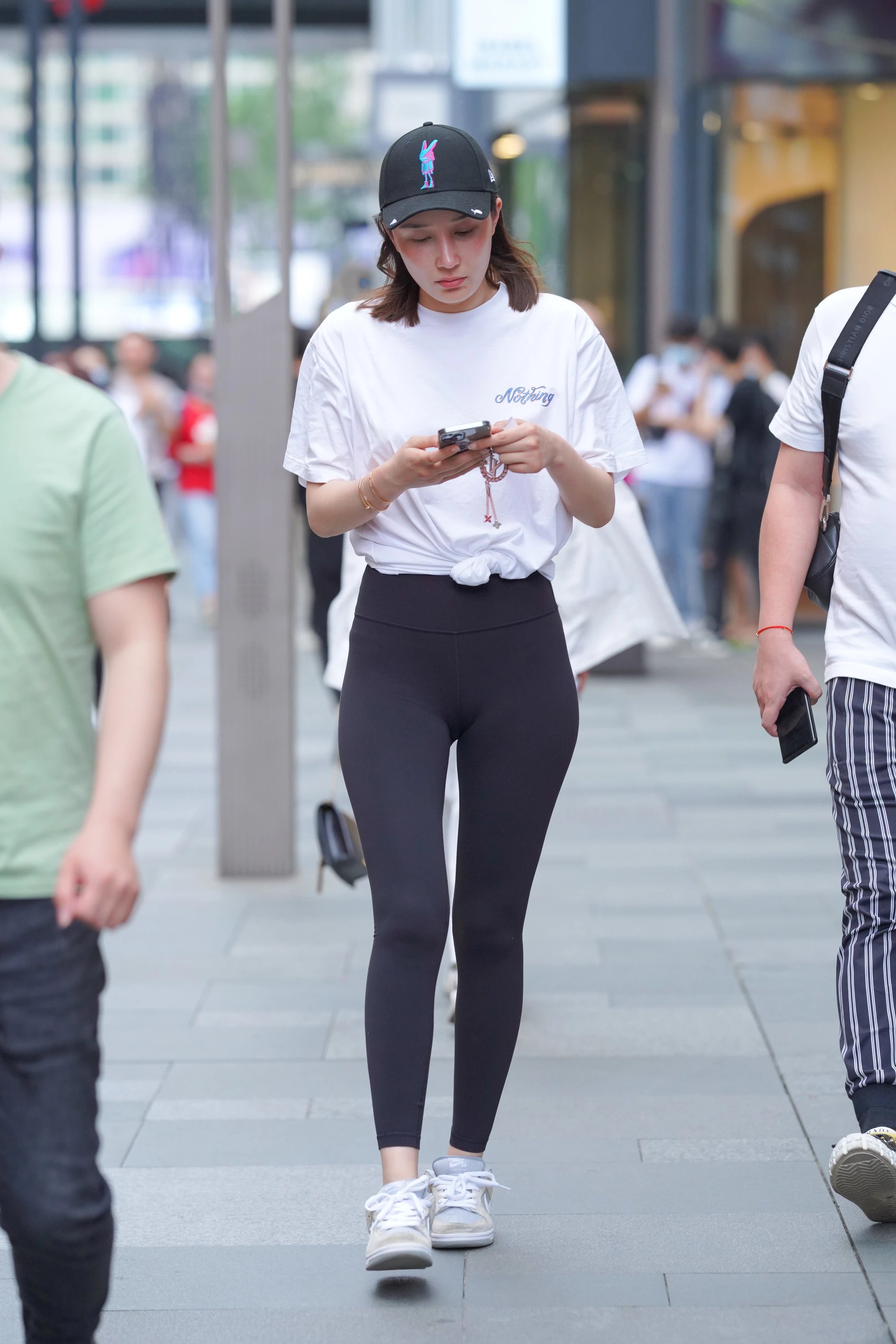  街拍鸭,魔镜街拍,紧身裤,人妻,街拍,写真套图,Ely_eee