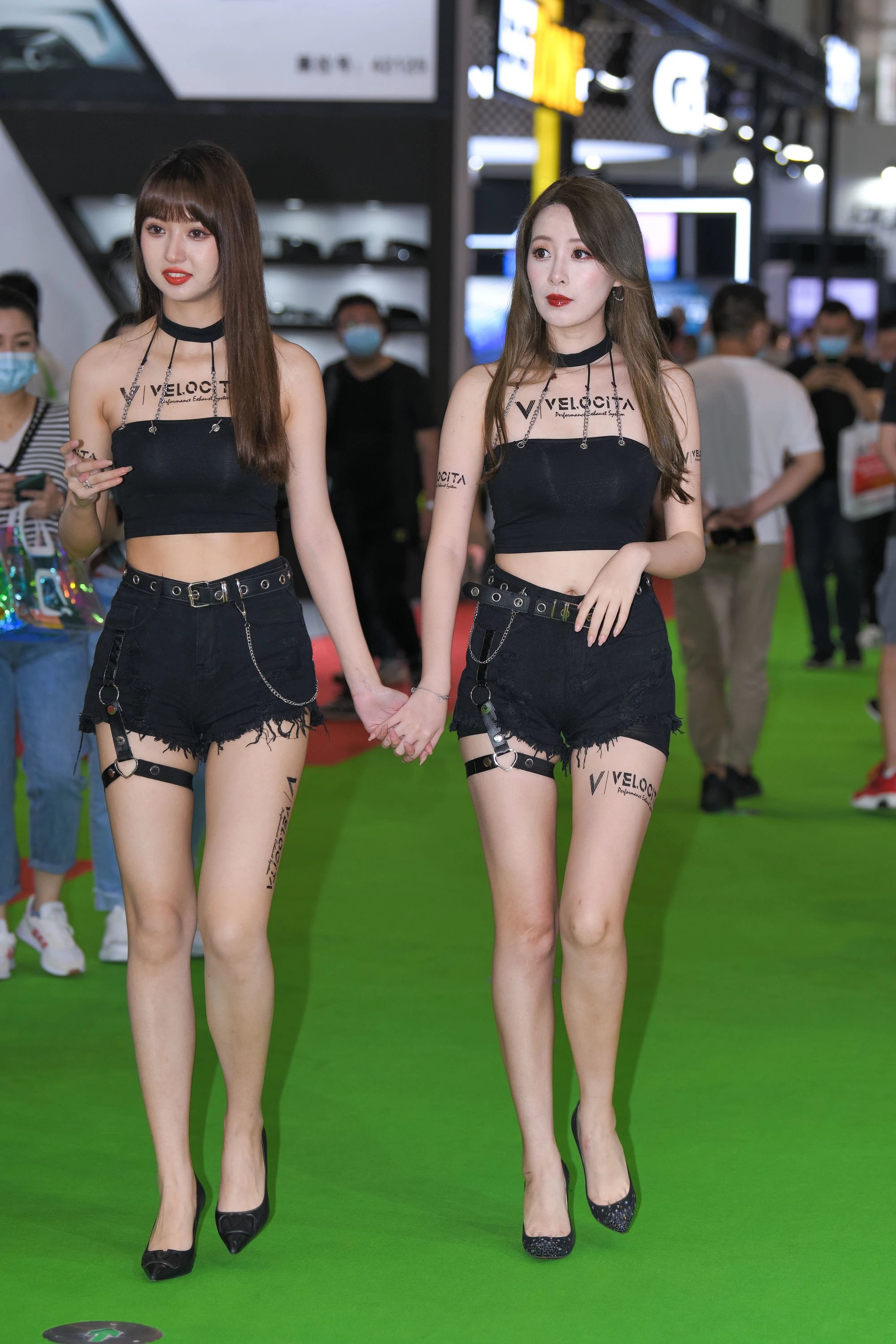  魔镜街拍,热裤,熟女,街拍,写真套图,田璐璐