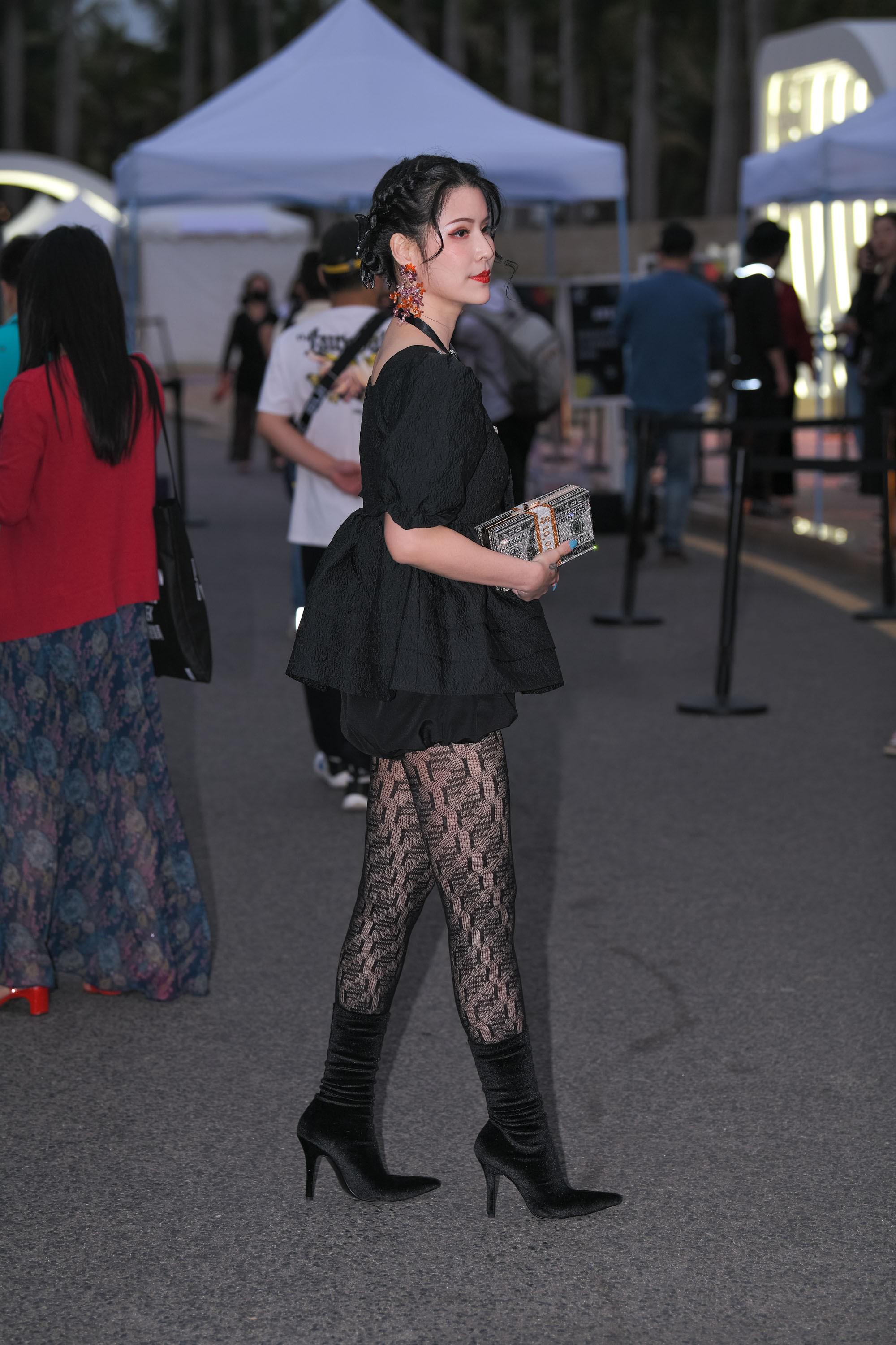 街拍鸭,魔镜街拍,街拍第一站,写真套图,街拍美女,街拍图片,街拍视频,街拍VIP,免费街拍