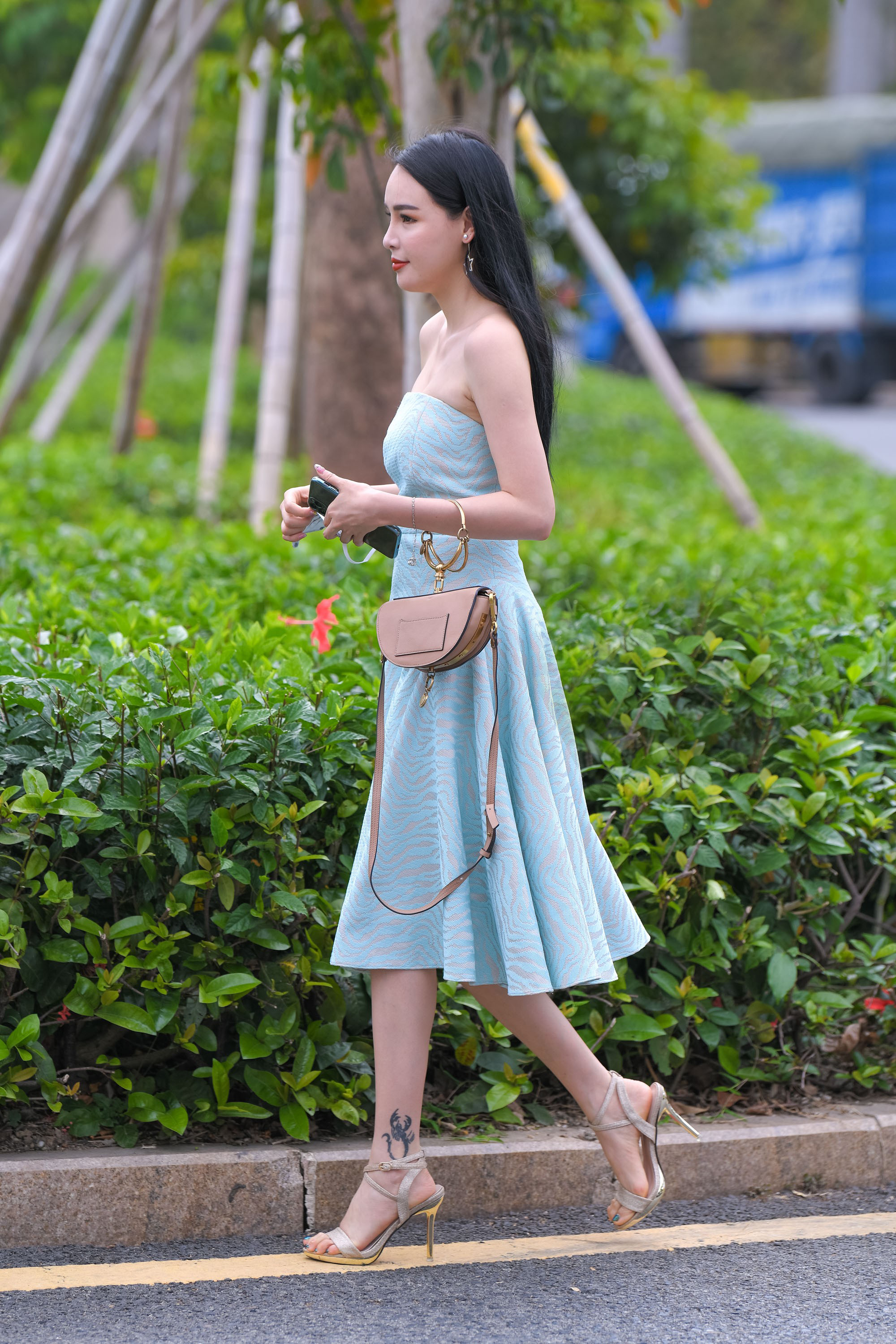  魔镜街拍,裙装,熟女,街拍,写真套图,许岚(叁月life)