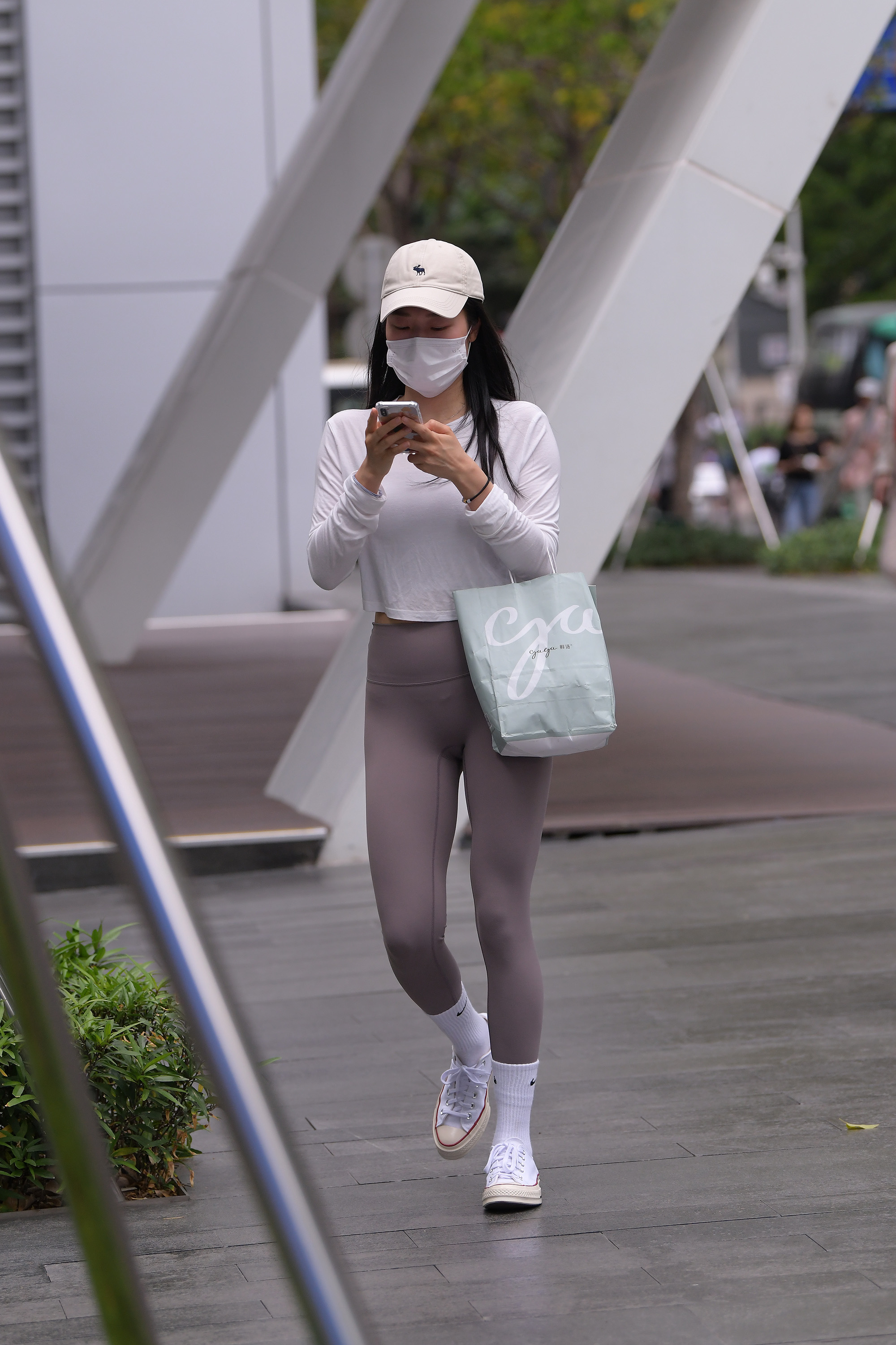  魔镜街拍,紧身裤,熟女,街拍,写真套图,IMiss爱蜜社