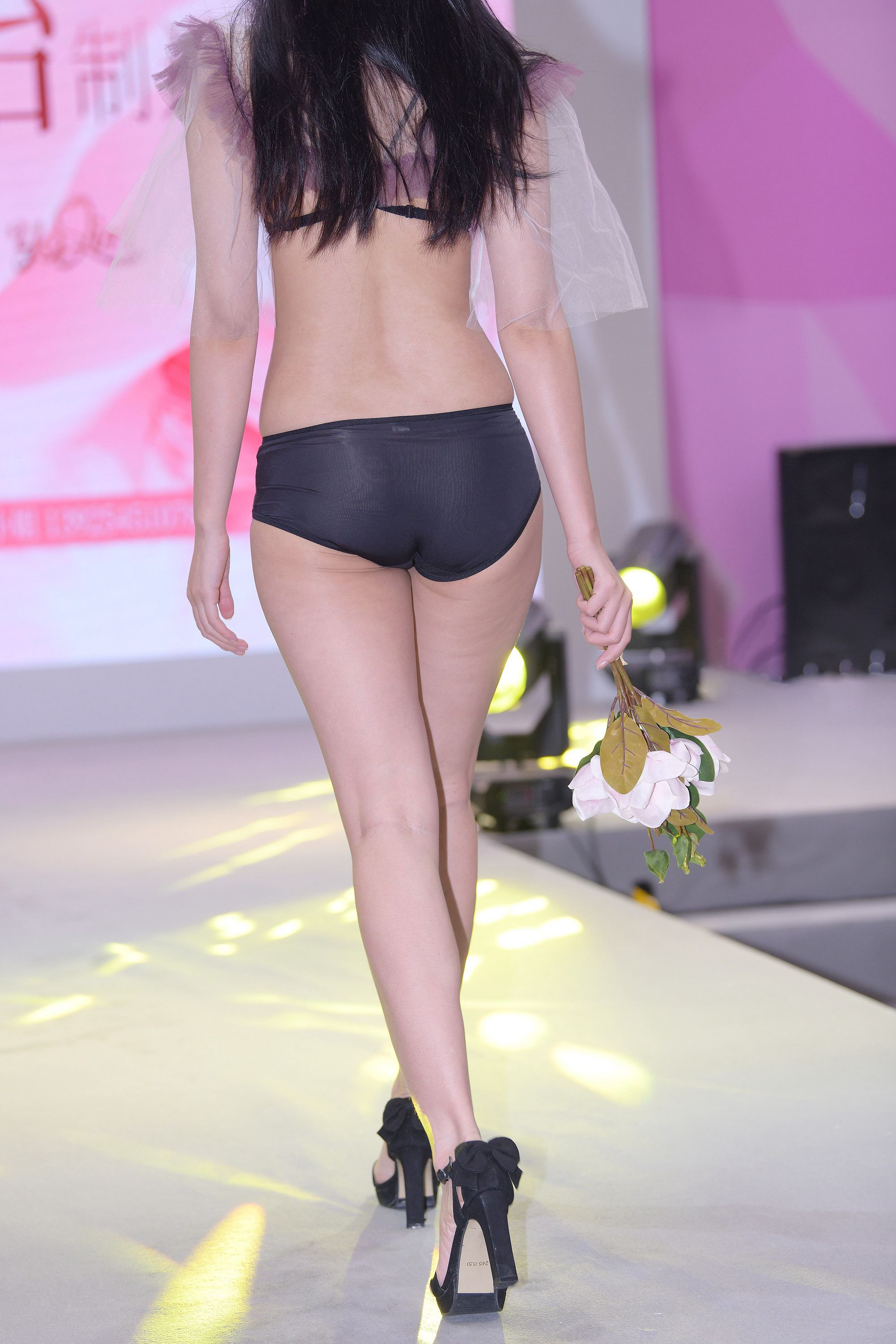  魔镜街拍,展会,美女,街拍,写真套图,候车候机系列