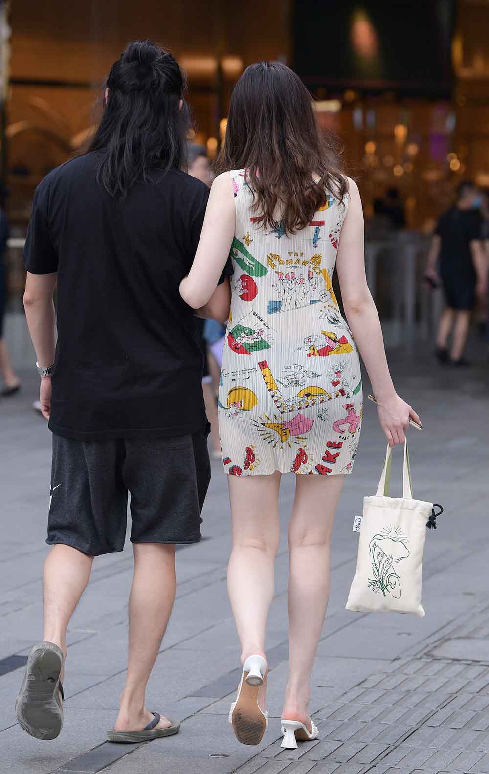 【J4726】白皙美腿女友-绝色天籁