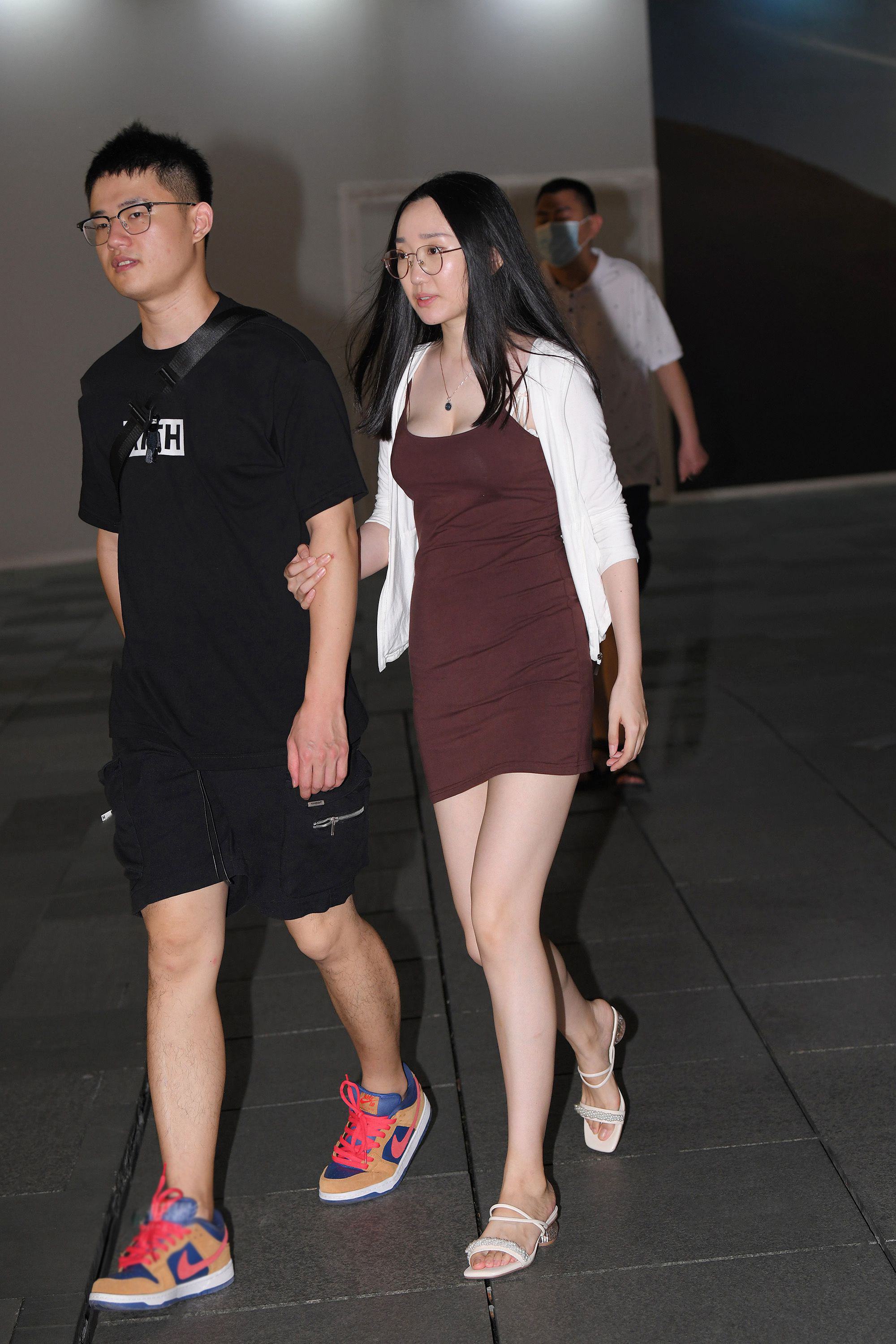  魔镜街拍,裙装,熟女,街拍,写真套图,LISS丽丝映像