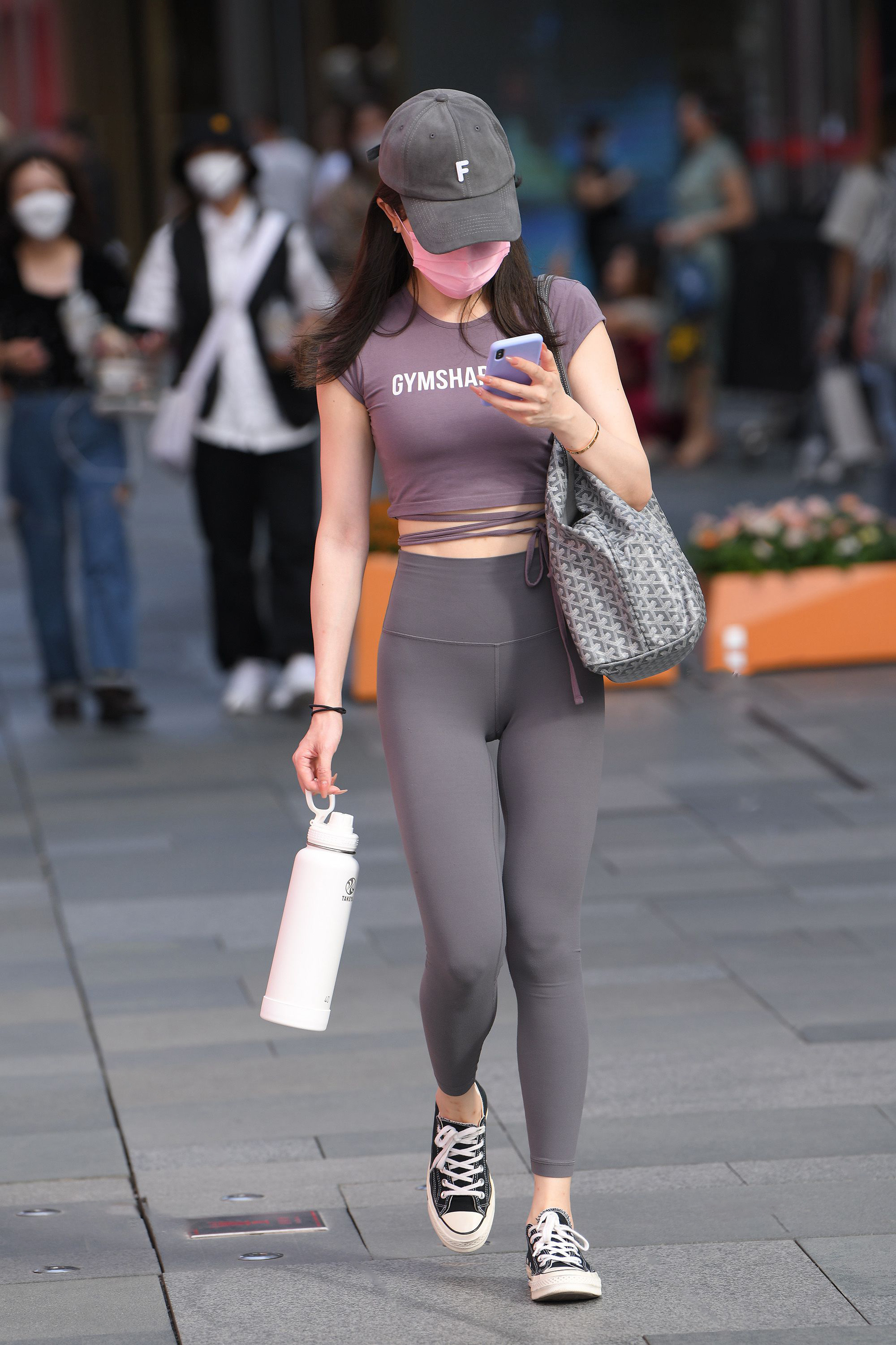  魔镜街拍,紧身裤,美女,街拍,写真套图,萌芽儿