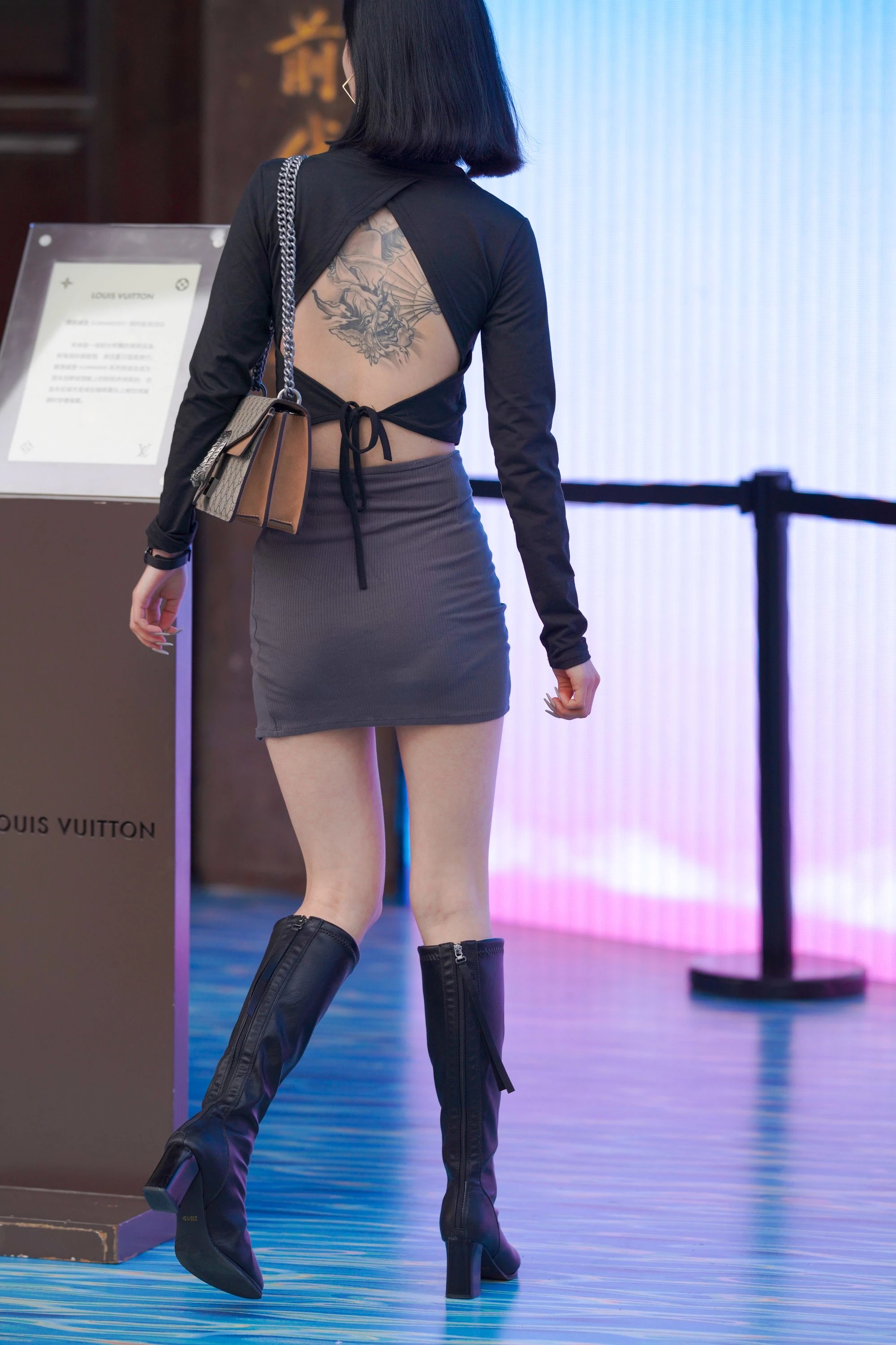  街拍鸭,魔镜街拍,裙装,熟女,街拍,写真套图,奈丝写真