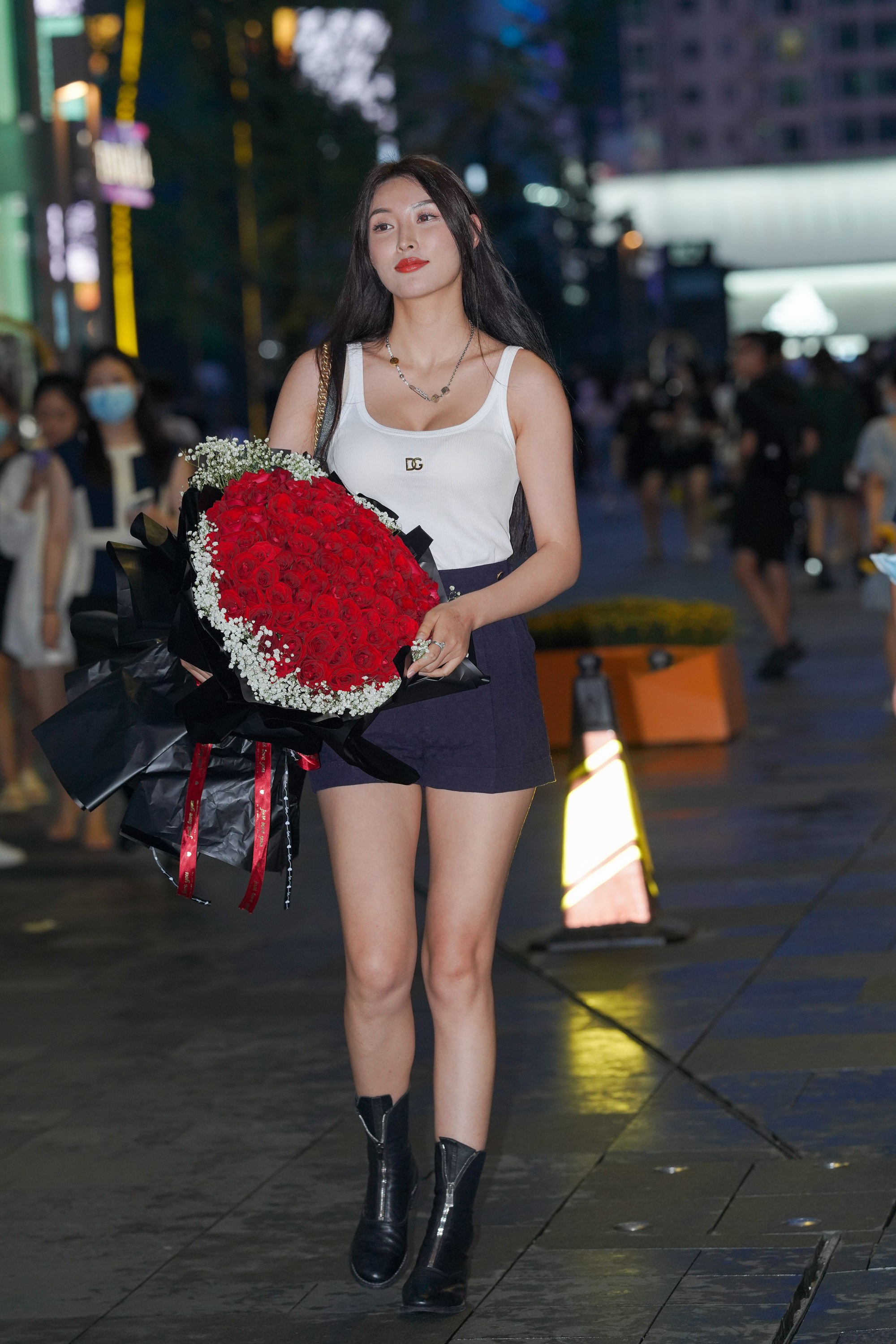 街拍鸭,魔镜街拍,街拍第一站,写真套图,街拍美女,街拍图片,街拍视频,街拍VIP,免费街拍