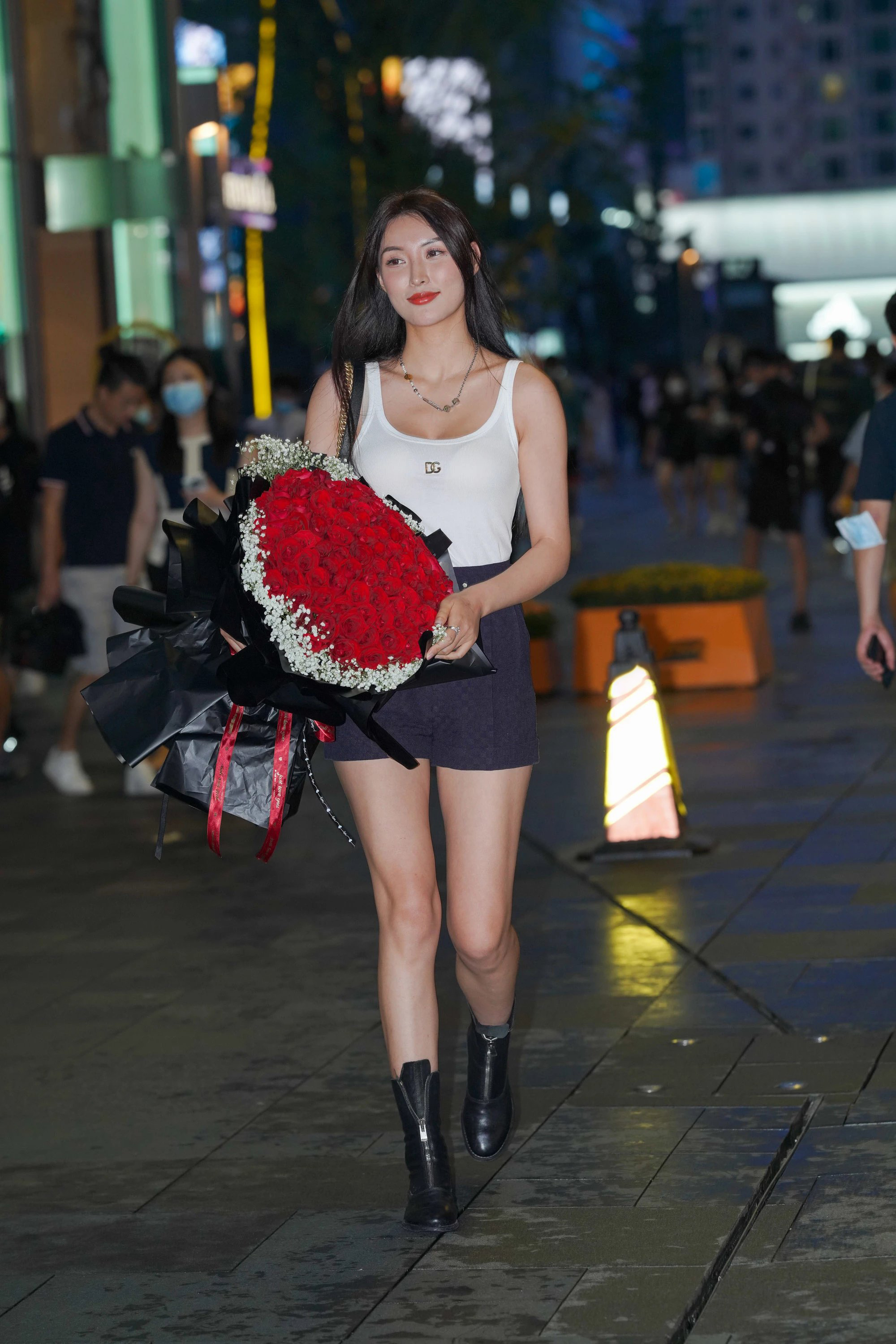 街拍鸭,魔镜街拍,街拍第一站,写真套图,街拍美女,街拍图片,街拍视频,街拍VIP,免费街拍