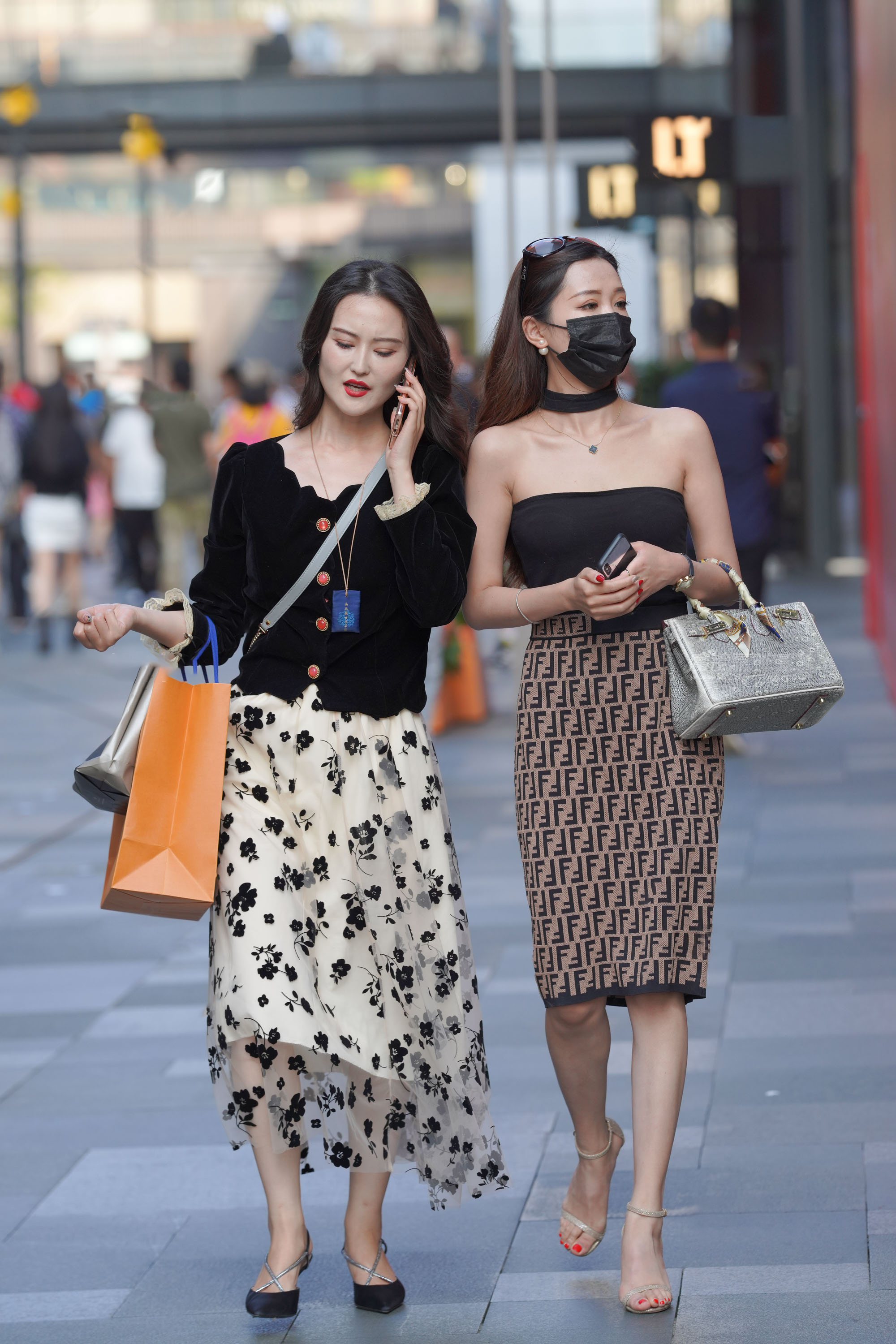  魔镜街拍,裙装,少妇,街拍,写真套图,弥音音