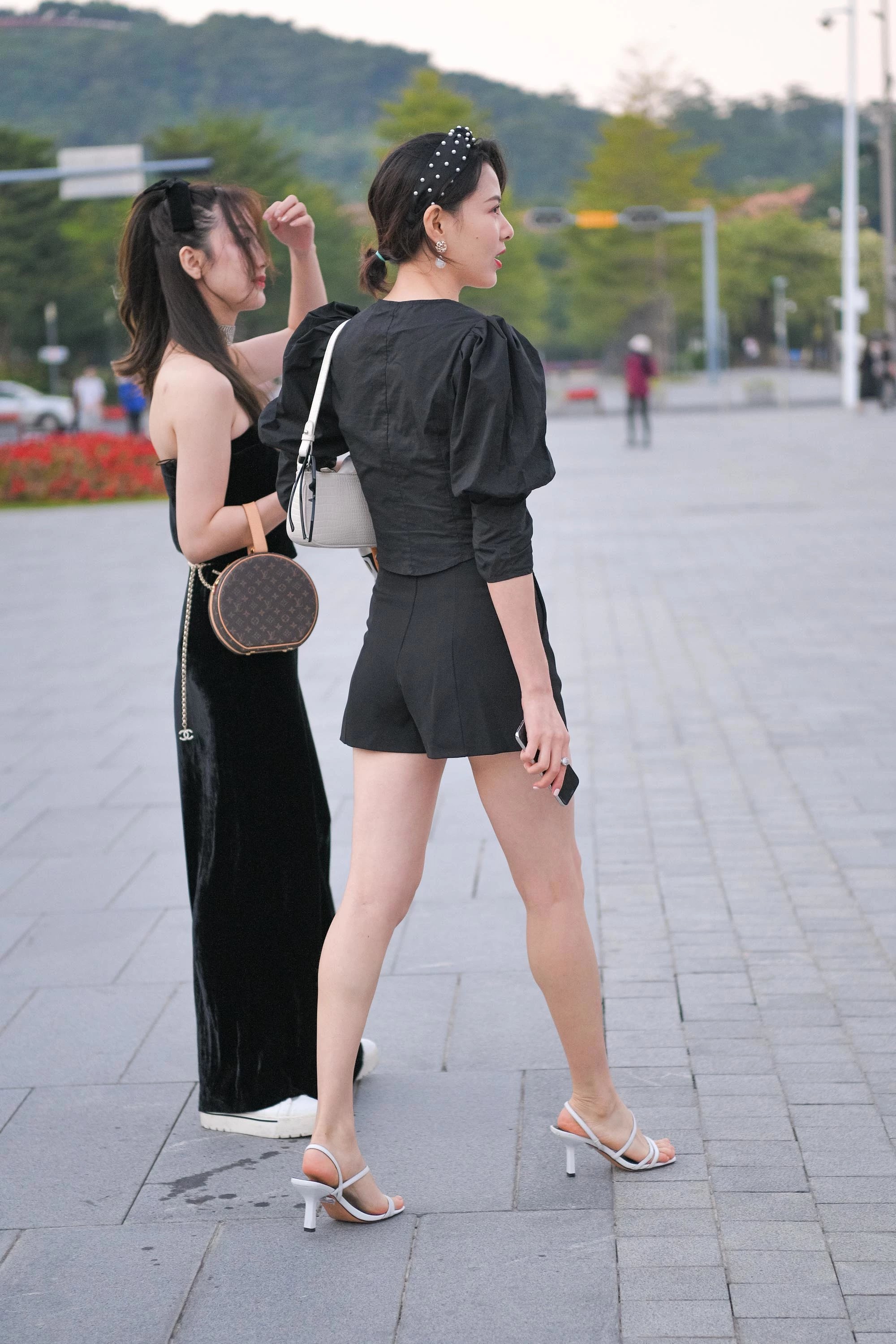  魔镜街拍,,熟女,街拍,写真套图,浅野菌子