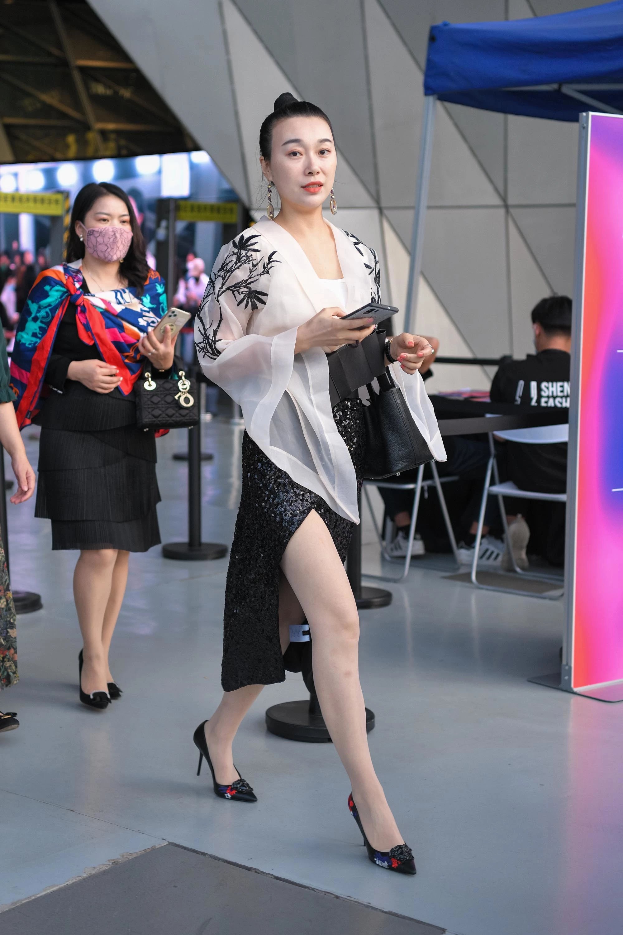  街拍鸭,魔镜街拍,丝袜,裙装,美女,街拍,写真套图,SJA佳爷