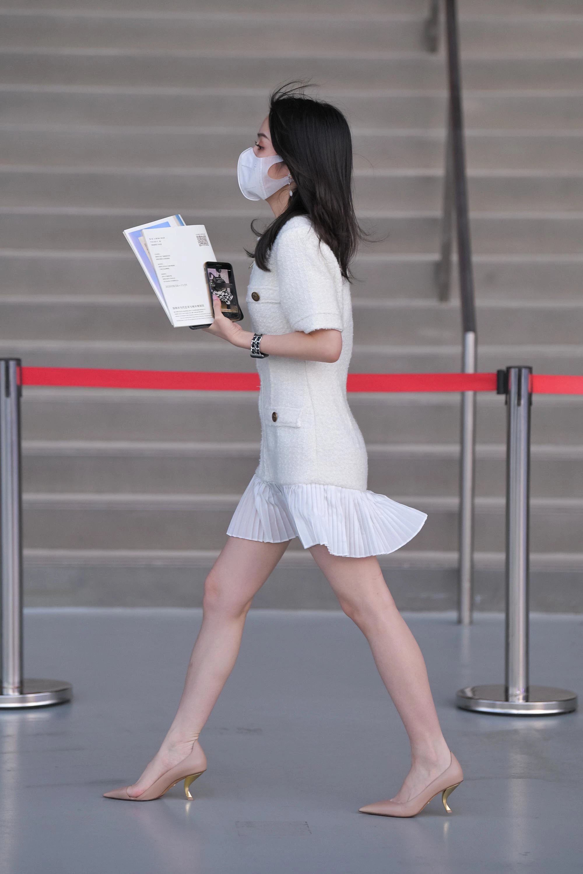  街拍鸭,魔镜街拍,裙装,小姐姐,街拍,写真套图,XIAOYU语画界