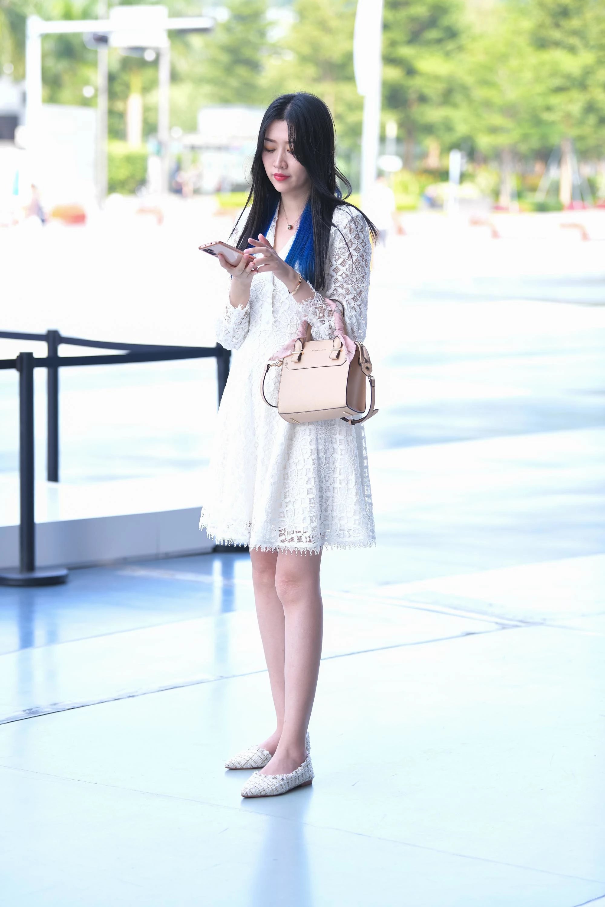  魔镜街拍,裙装,熟女,街拍,写真套图,赤足者