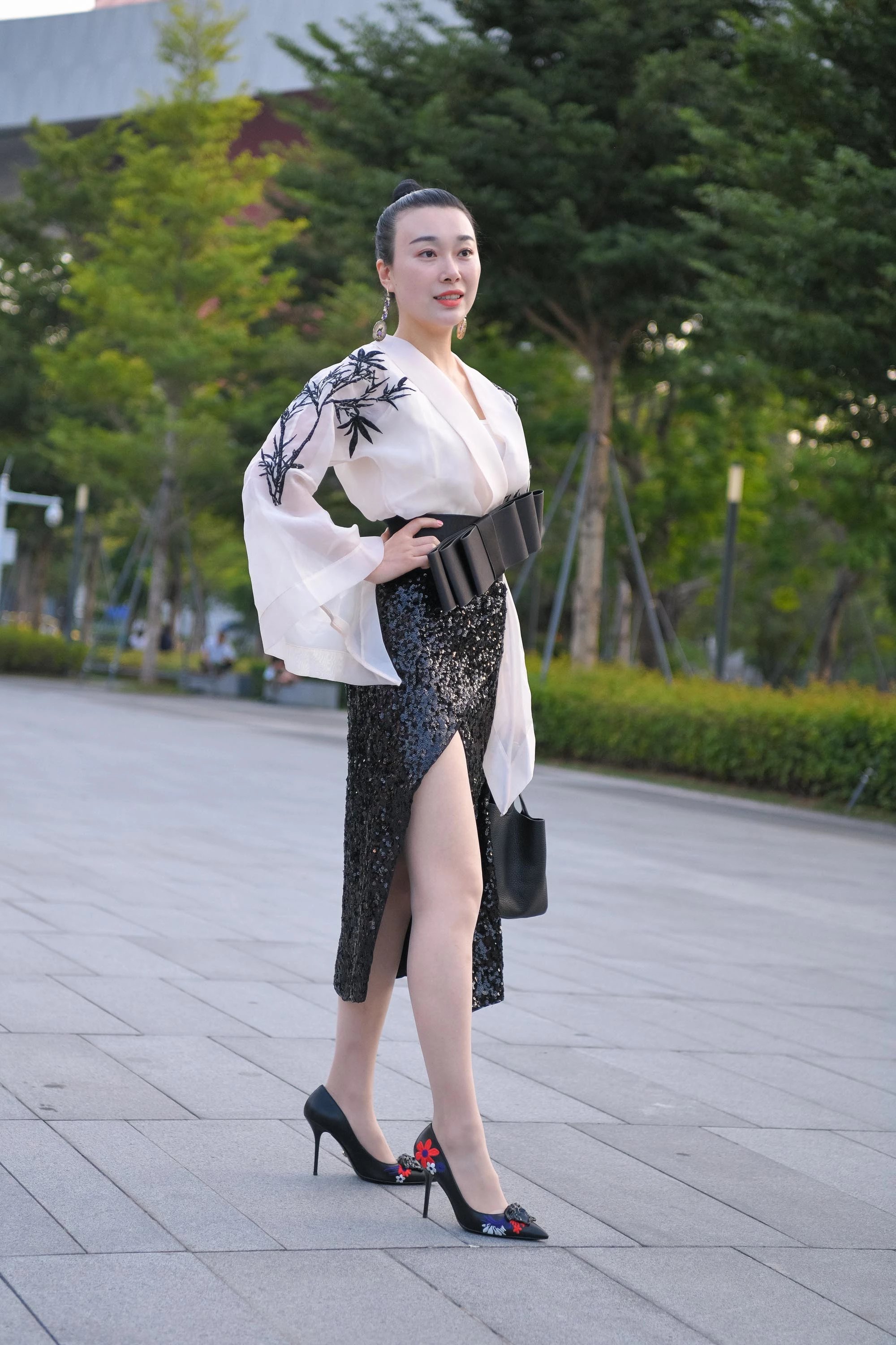  街拍鸭,魔镜街拍,丝袜,裙装,熟女,街拍,写真套图,轩萧学姐