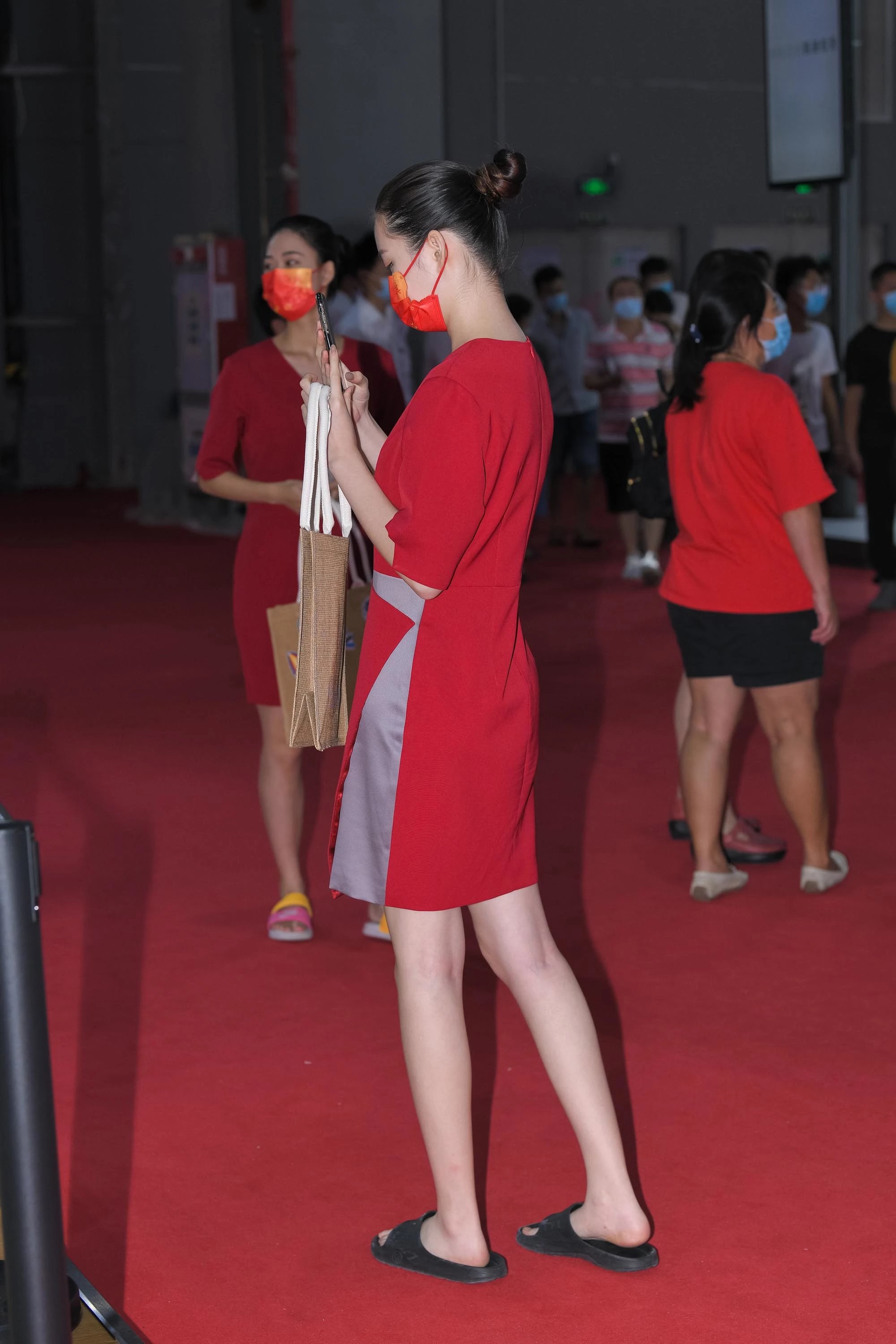  魔镜街拍,裙装,小姐姐,街拍,写真套图,大生模拍