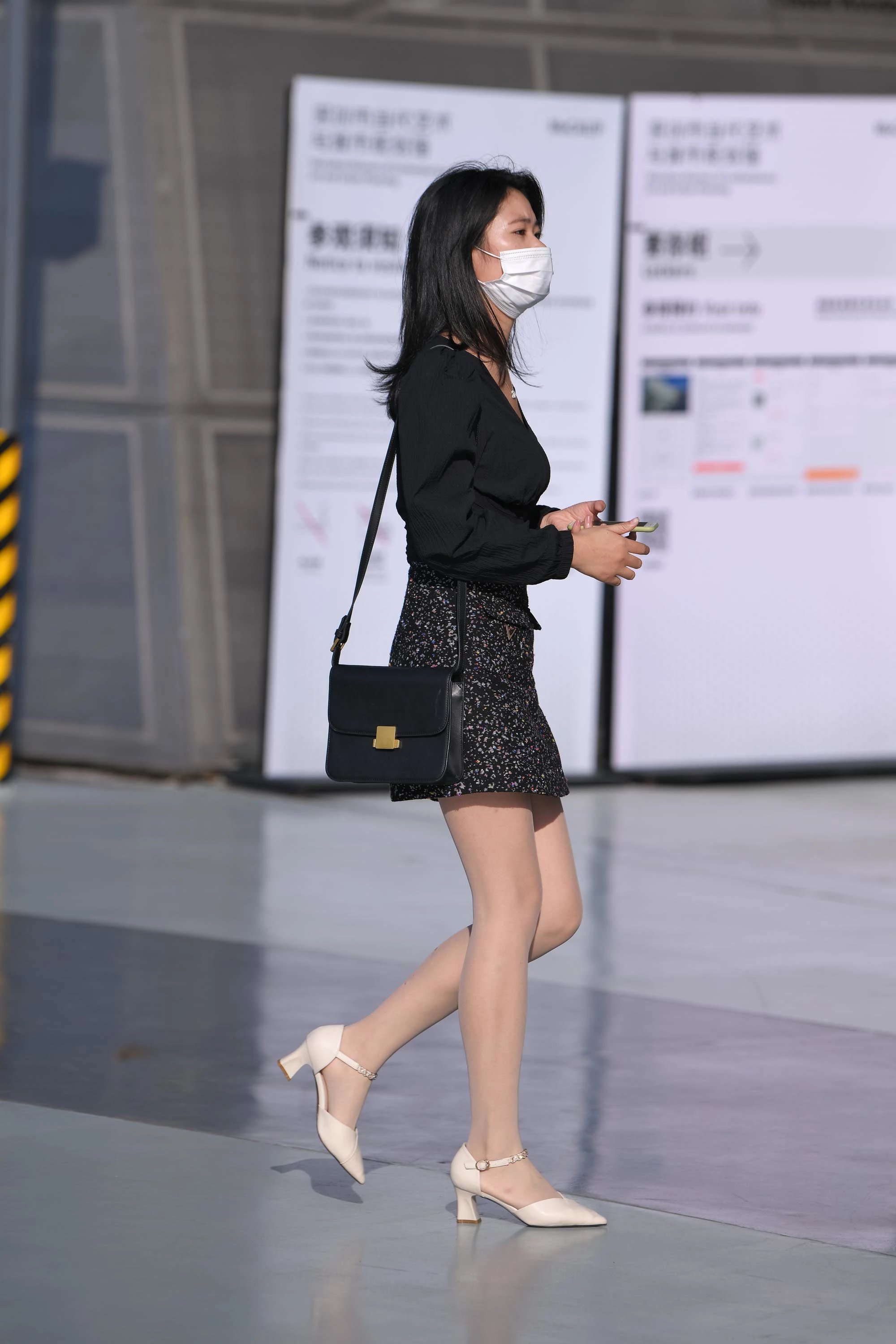  魔镜街拍,丝袜,裙装,人妻,街拍,写真套图,候车候机系列