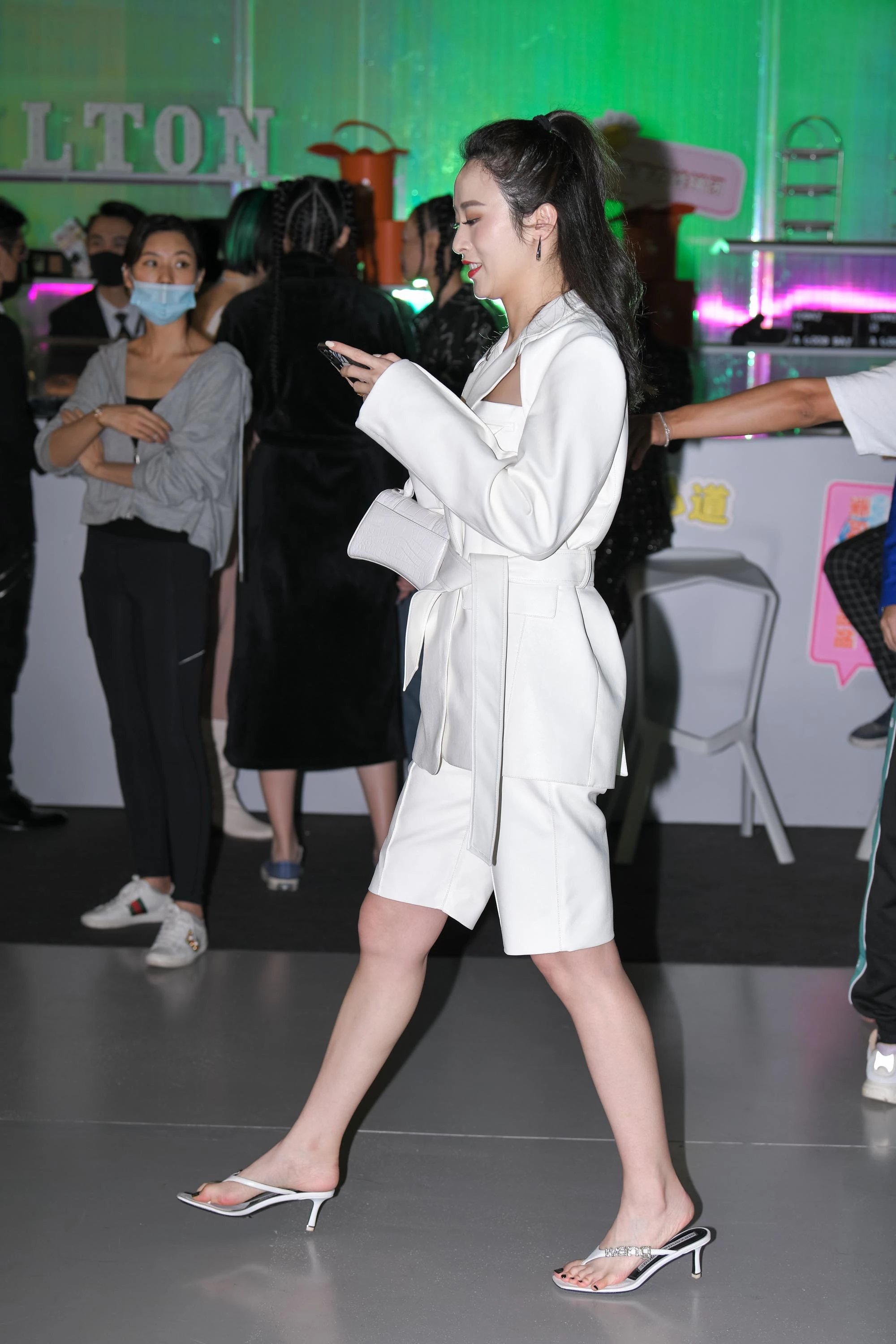  魔镜街拍,,人妻,街拍,写真套图,UXing优星馆