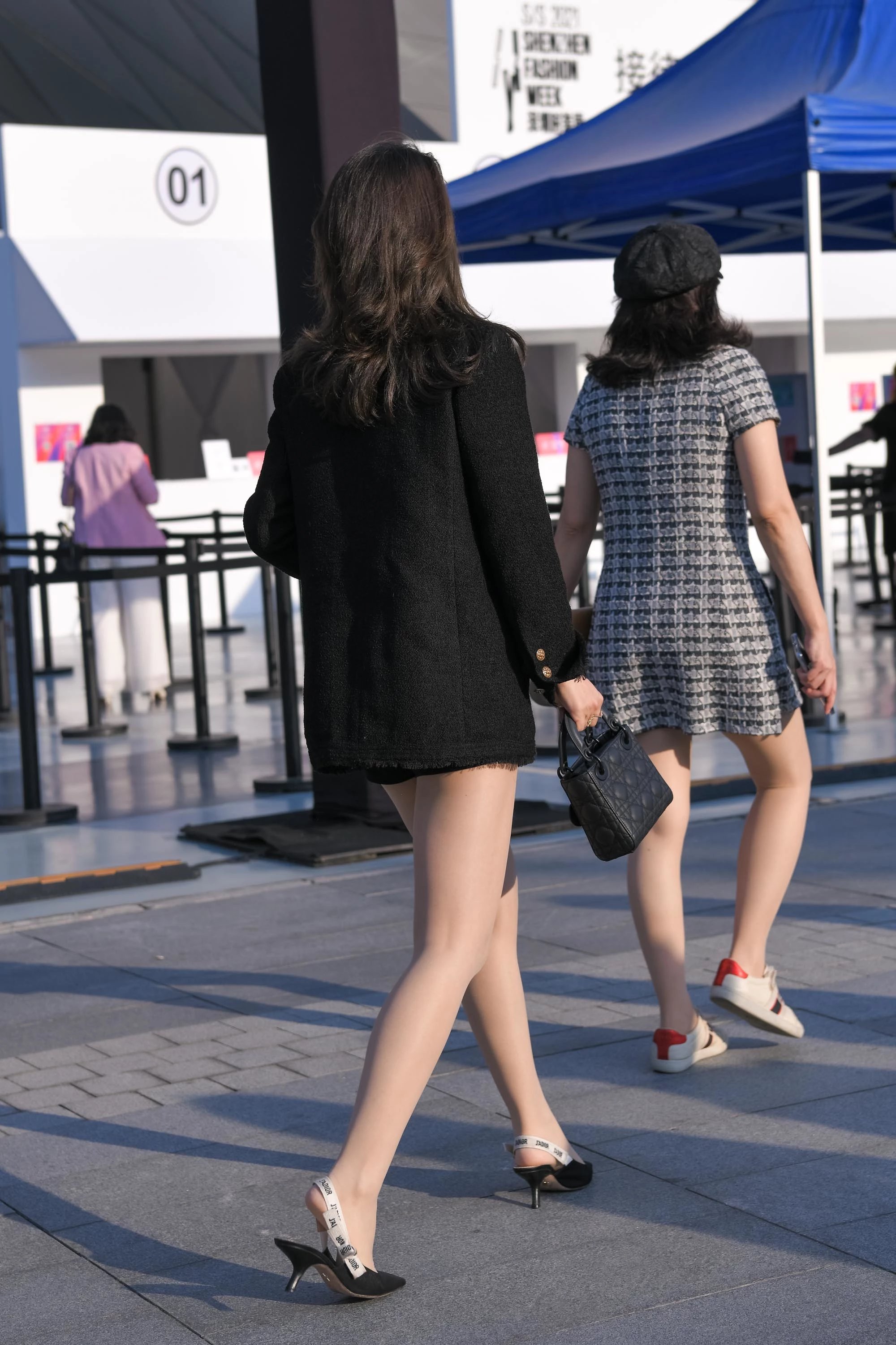  街拍鸭,魔镜街拍,丝袜,少妇,街拍,写真套图,皮皮奶