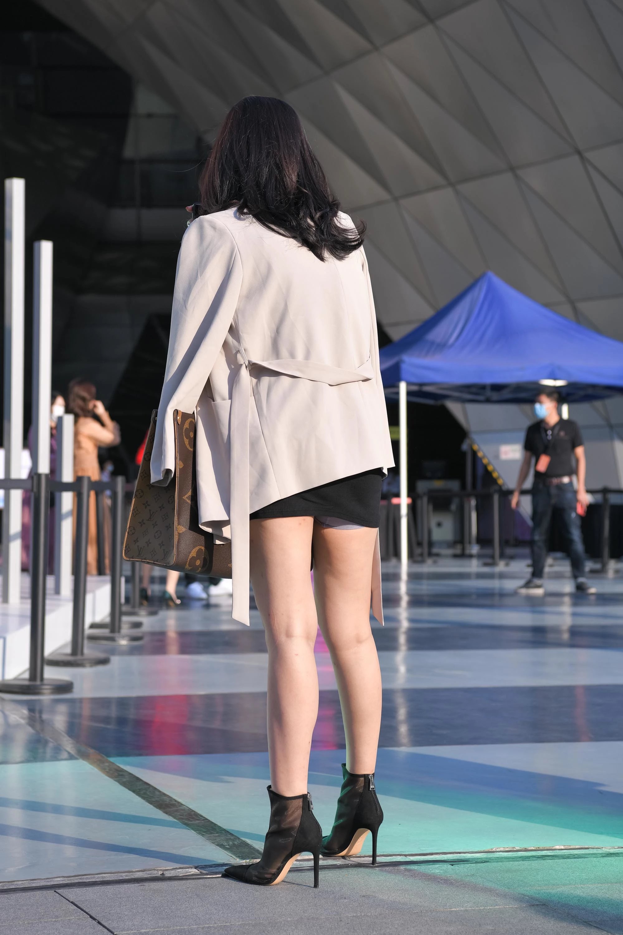  魔镜街拍,裙装,小姐姐,街拍,写真套图,Girlt果团网