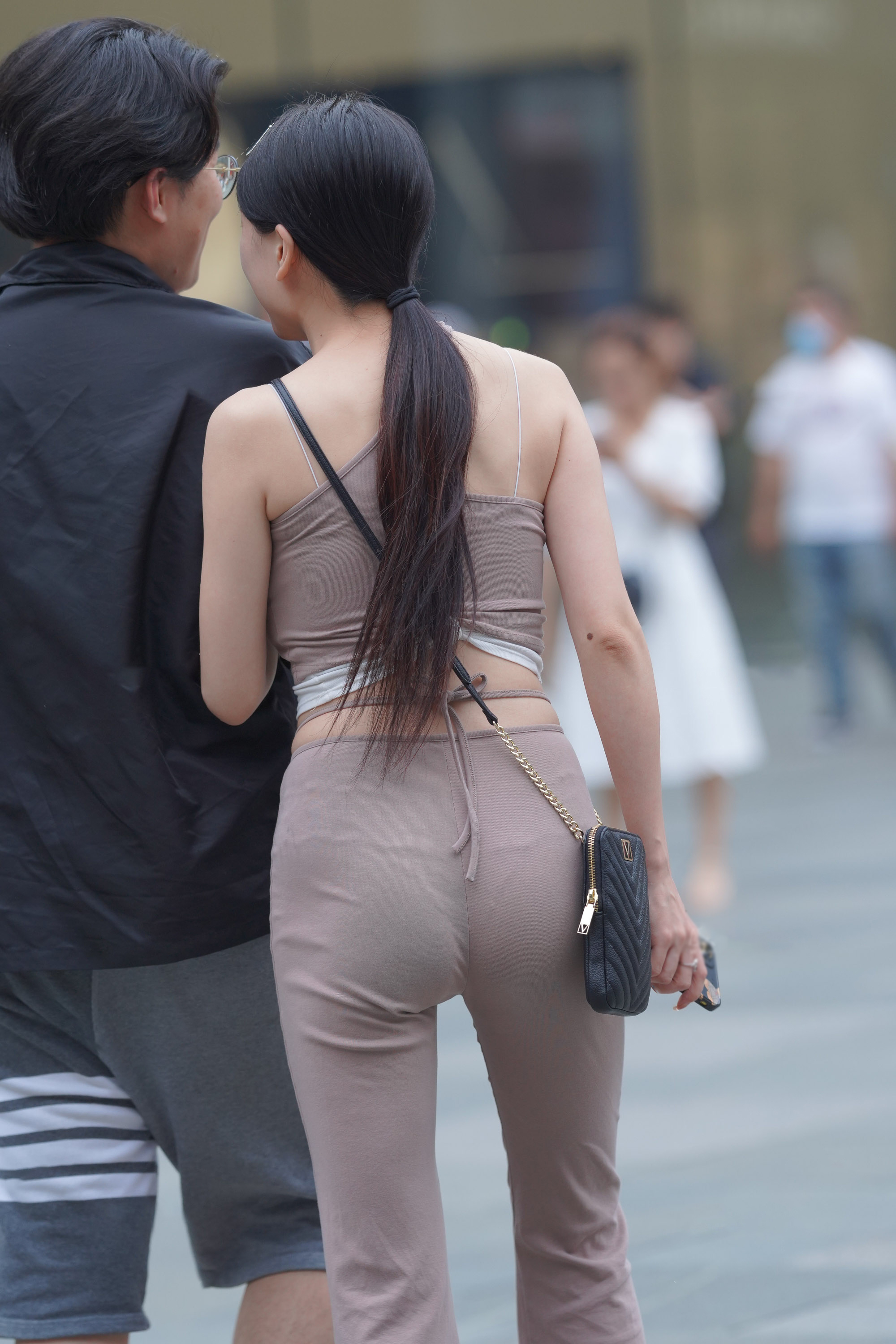  魔镜街拍,,少妇,街拍,写真套图,YouWu尤物馆