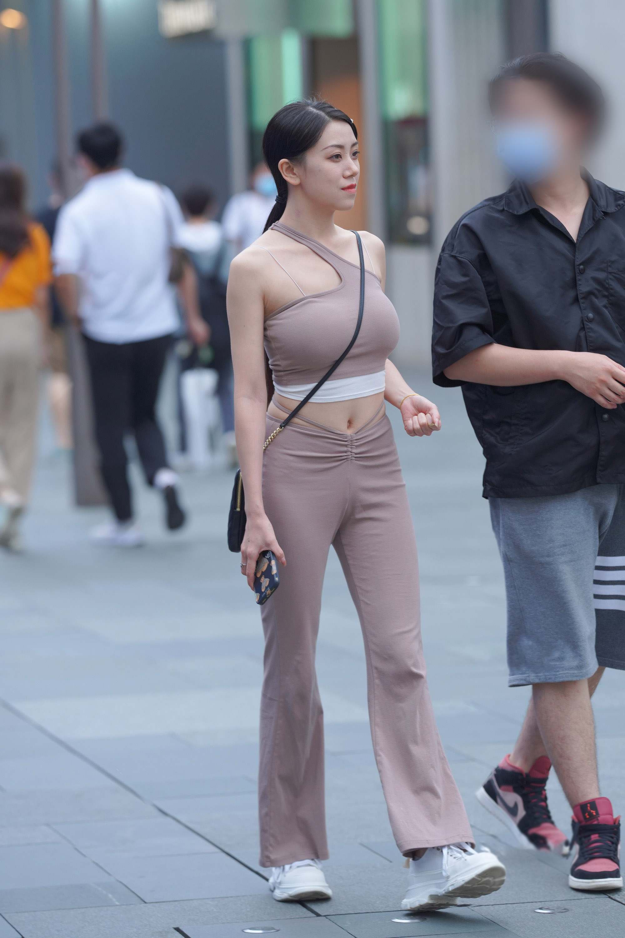  魔镜街拍,,熟女,街拍,写真套图,ISS尤好物