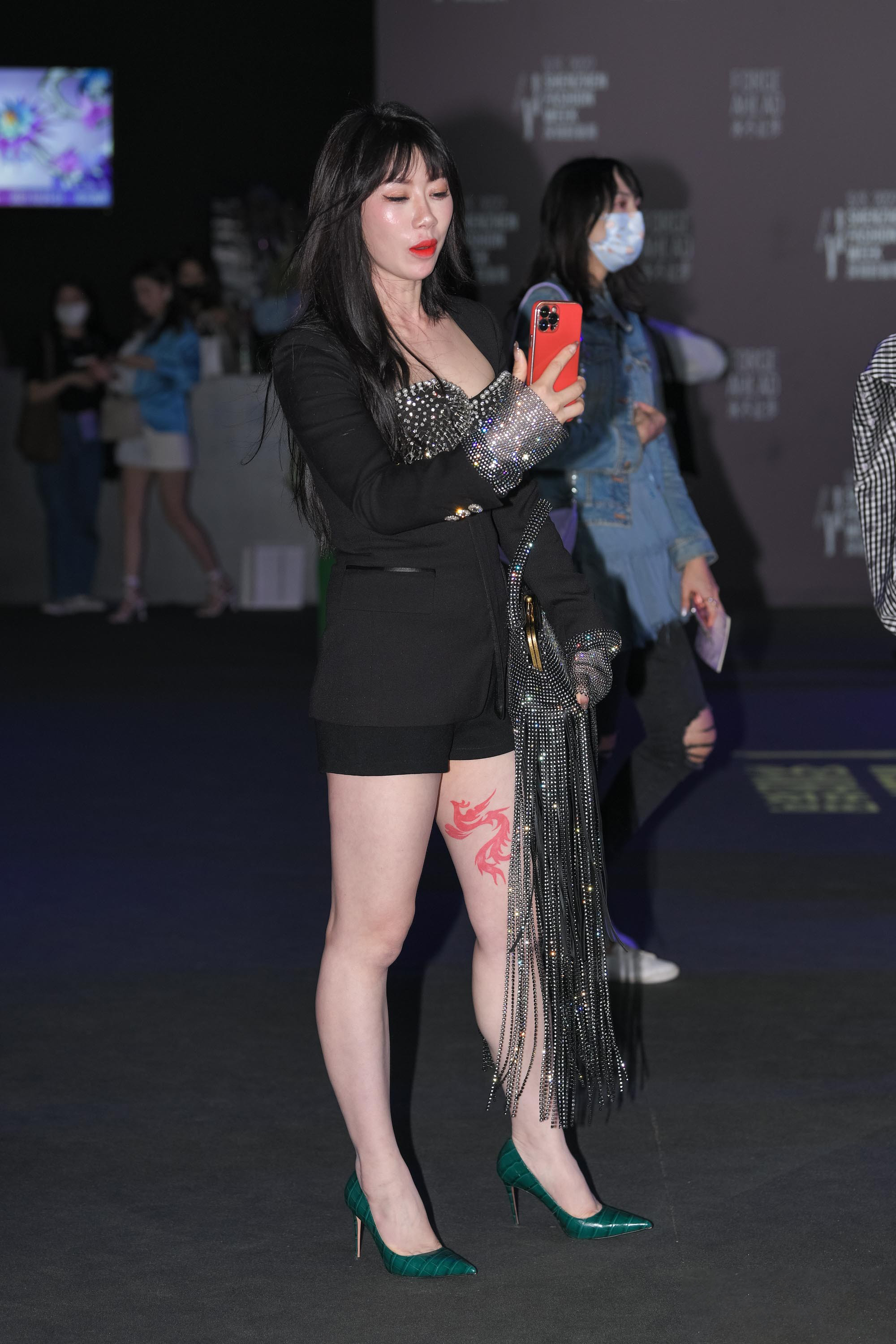  魔镜街拍,裙装,少妇,街拍,写真套图,喵写真