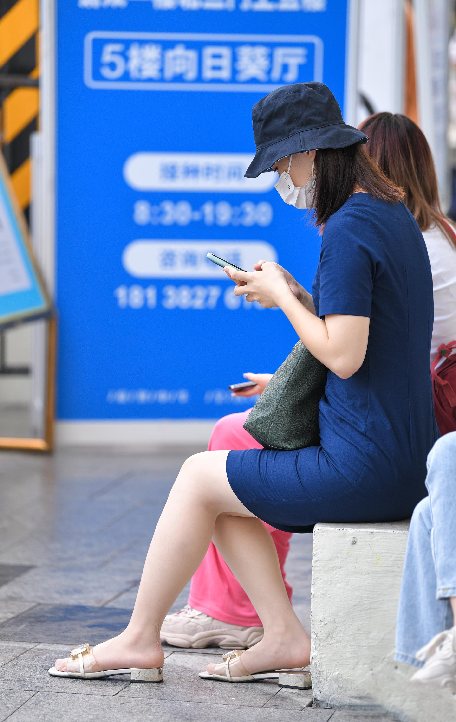  魔镜街拍,丝袜,裙装,小姐姐,街拍,写真套图,LISS丽丝映像