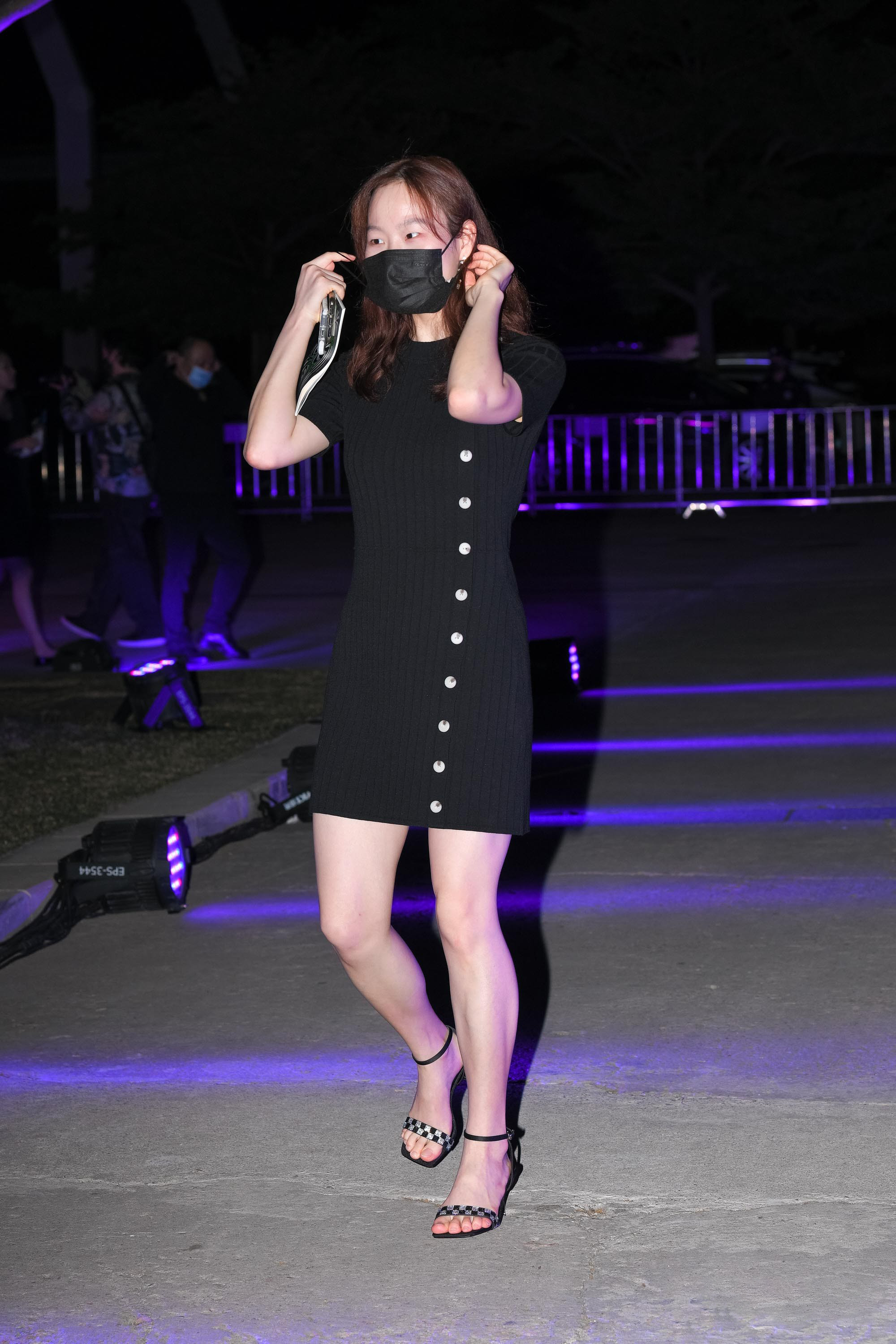  魔镜街拍,裙装,人妻,街拍,写真套图,Kitaro绮太郎