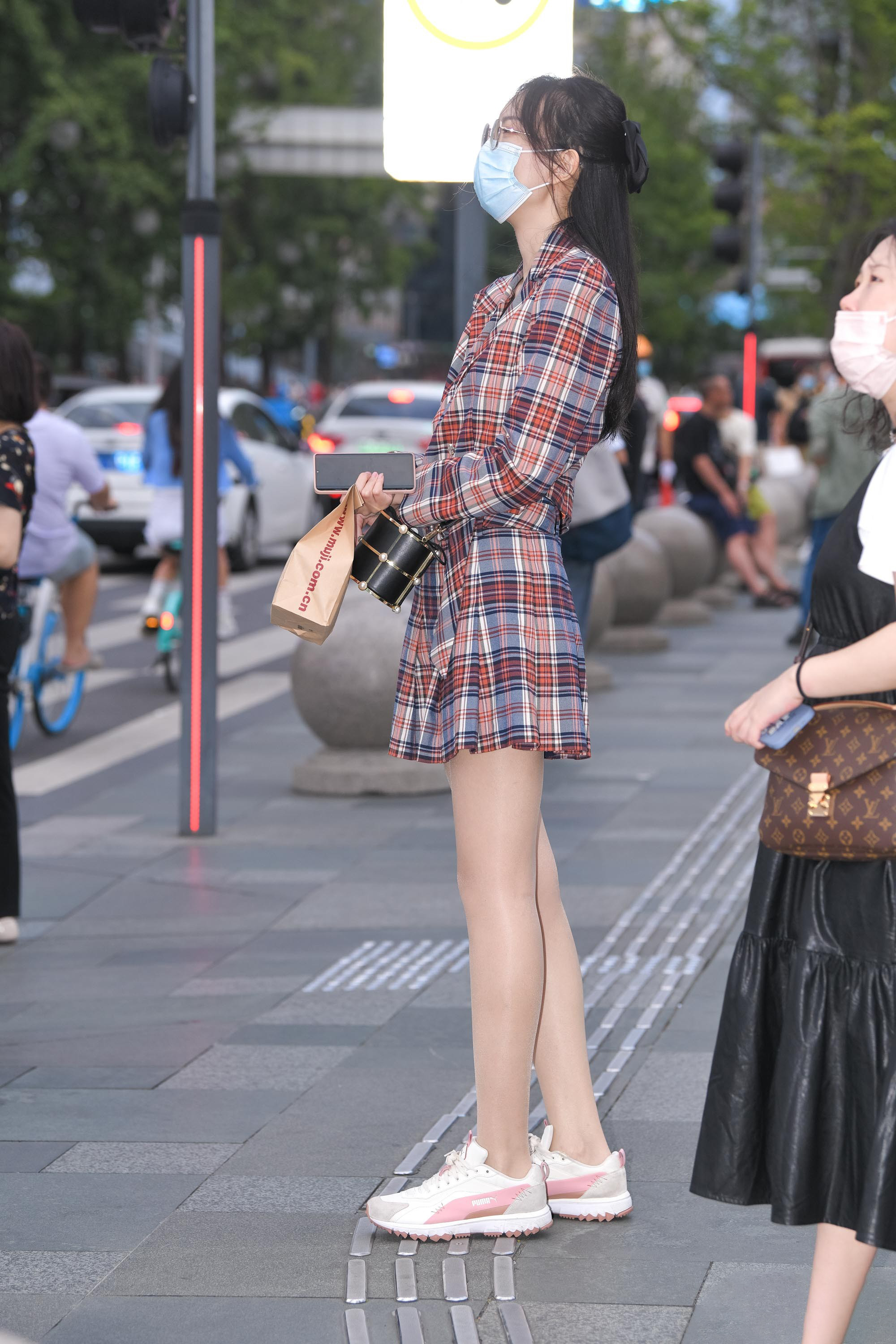  魔镜街拍,丝袜,裙装,熟女,街拍,写真套图,瓜希酱