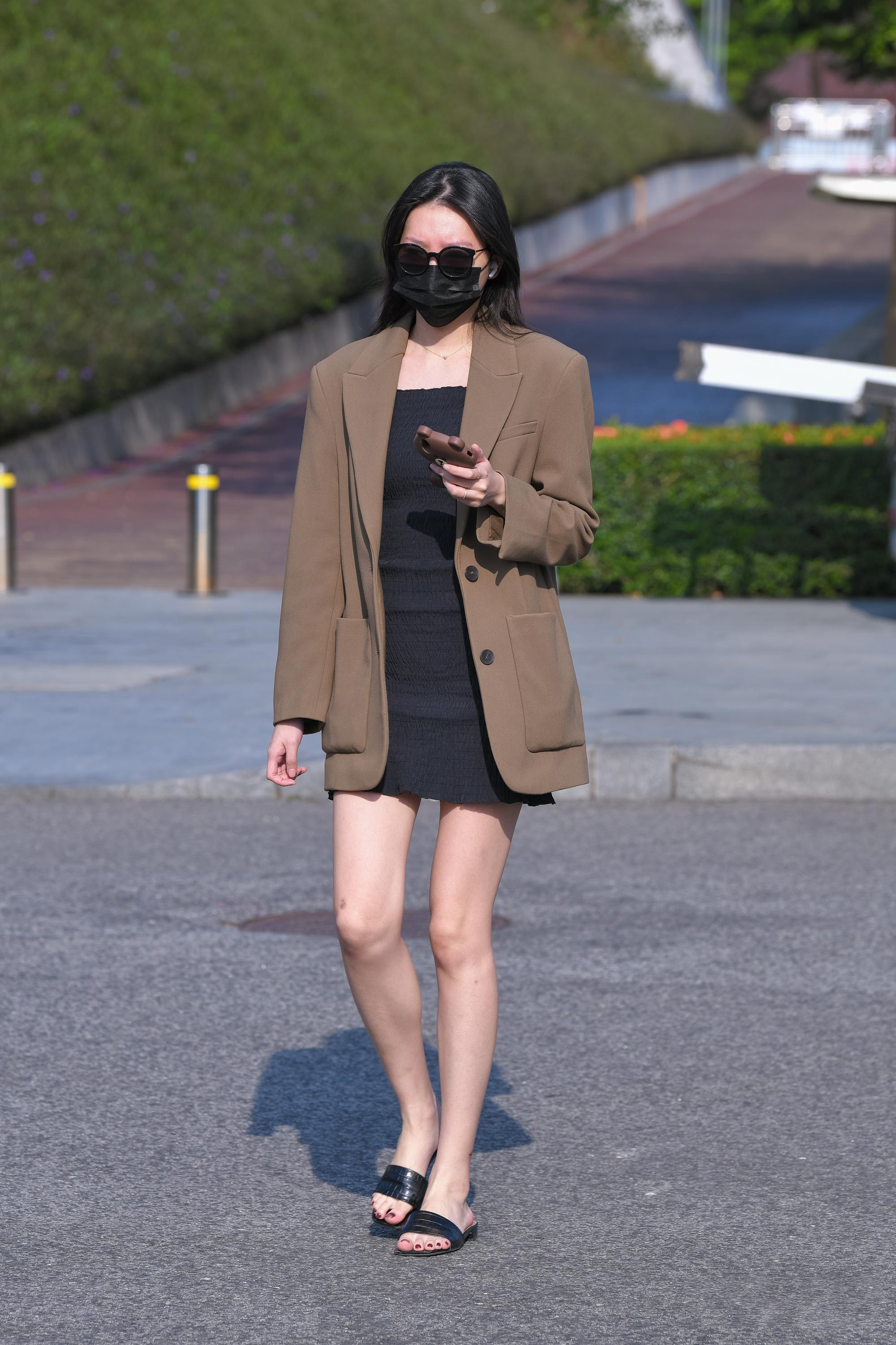  魔镜街拍,裙装,熟女,街拍,写真套图,大名模网