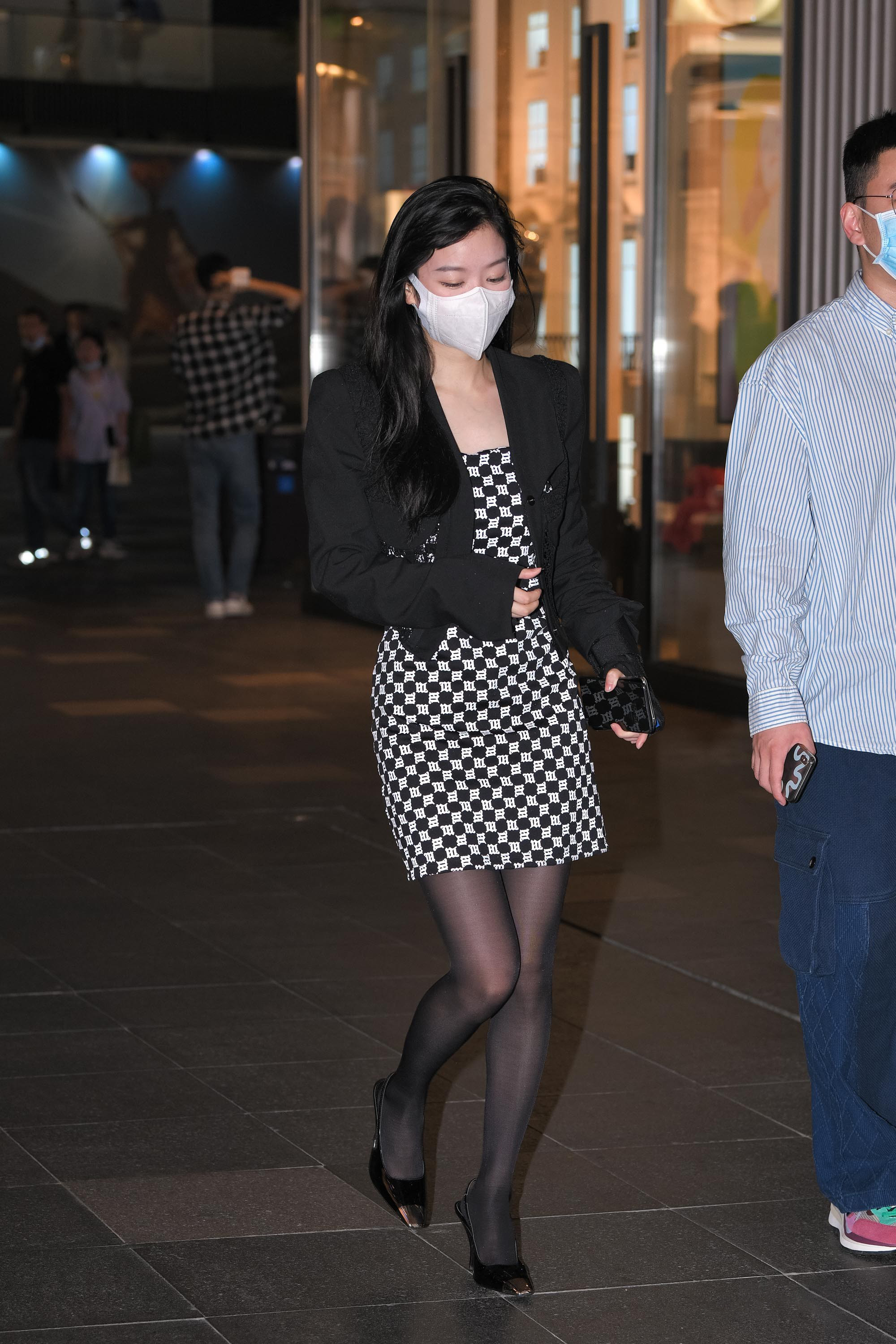  街拍鸭,魔镜街拍,丝袜,裙装,人妻,街拍,写真套图,Fannie芬妮