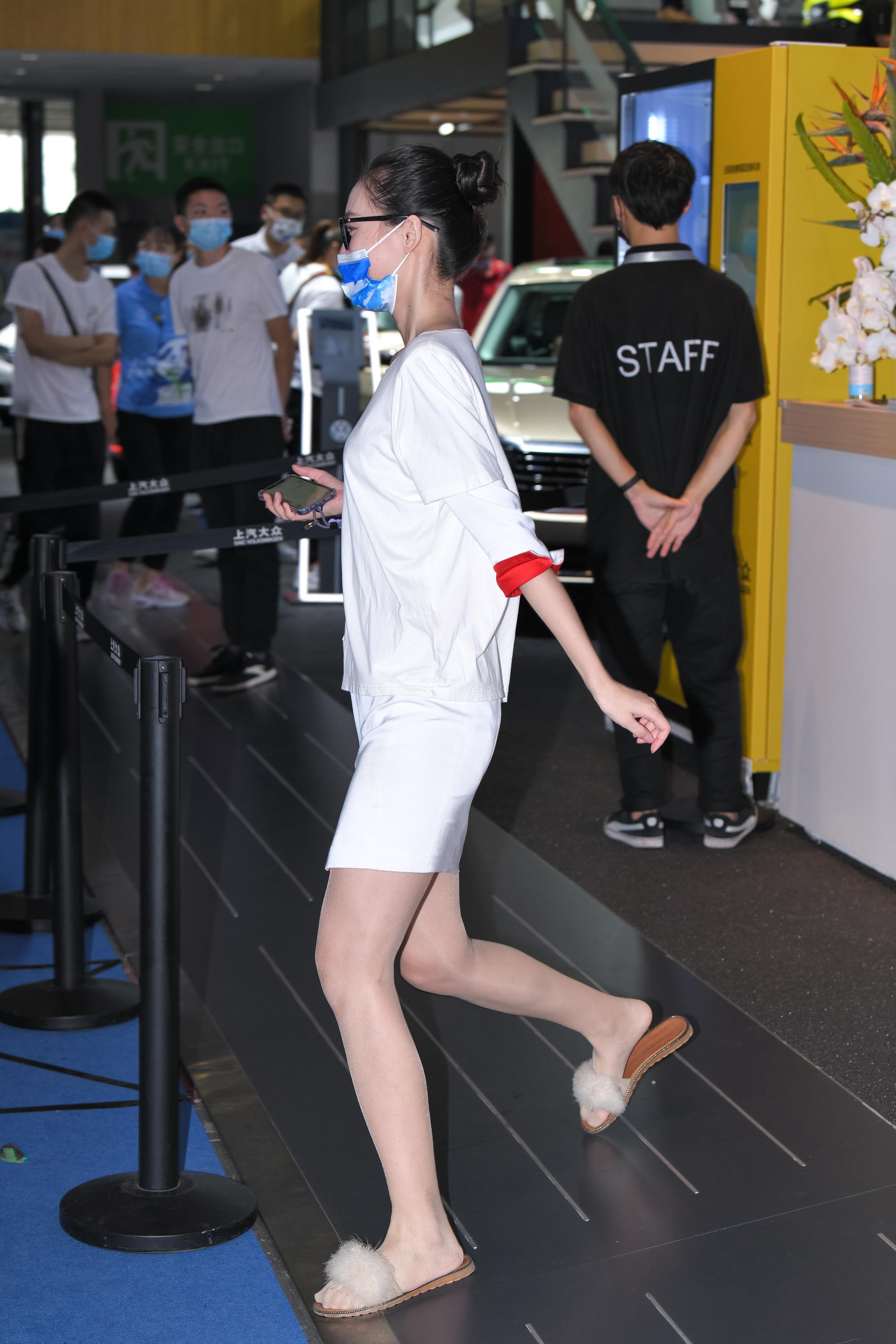  魔镜街拍,丝袜,裙装,展会,美女,街拍,写真套图,轻兰映画