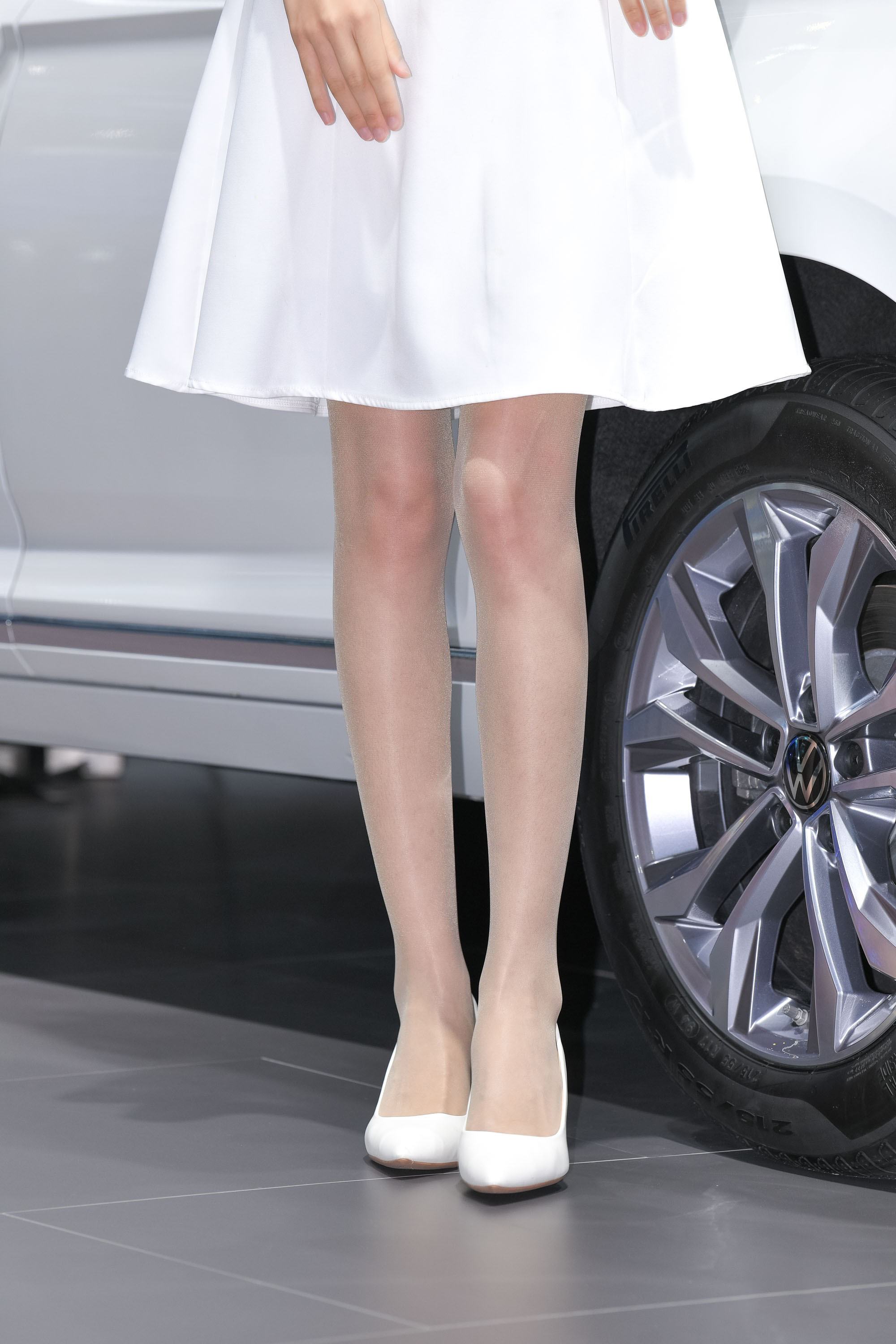  魔镜街拍,丝袜,裙装,展会,少妇,街拍,写真套图,阿包也是兔娘