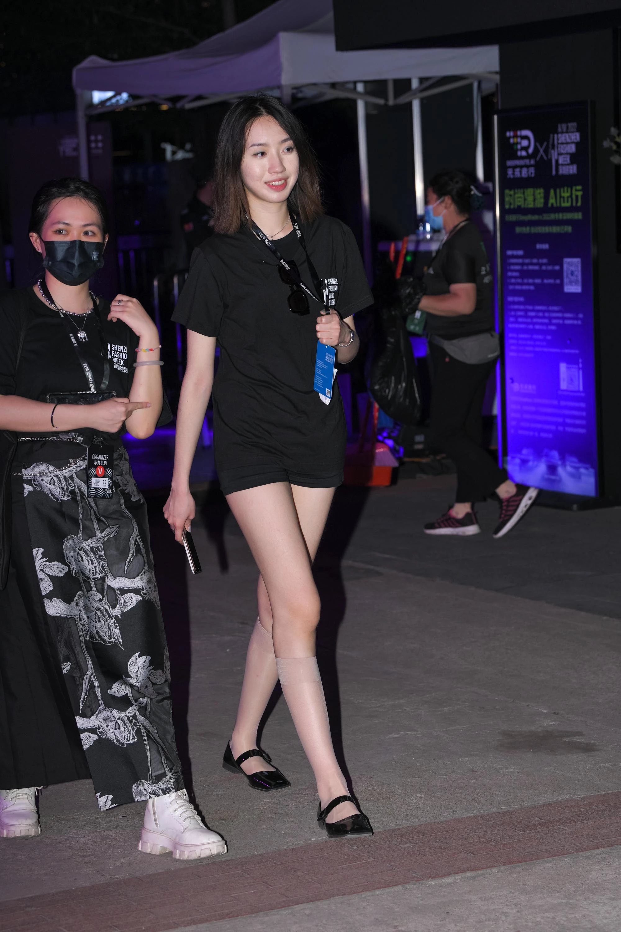  街拍鸭,魔镜街拍,街拍第一站,丝袜,小姐姐,街拍,写真套图,是依酱呀